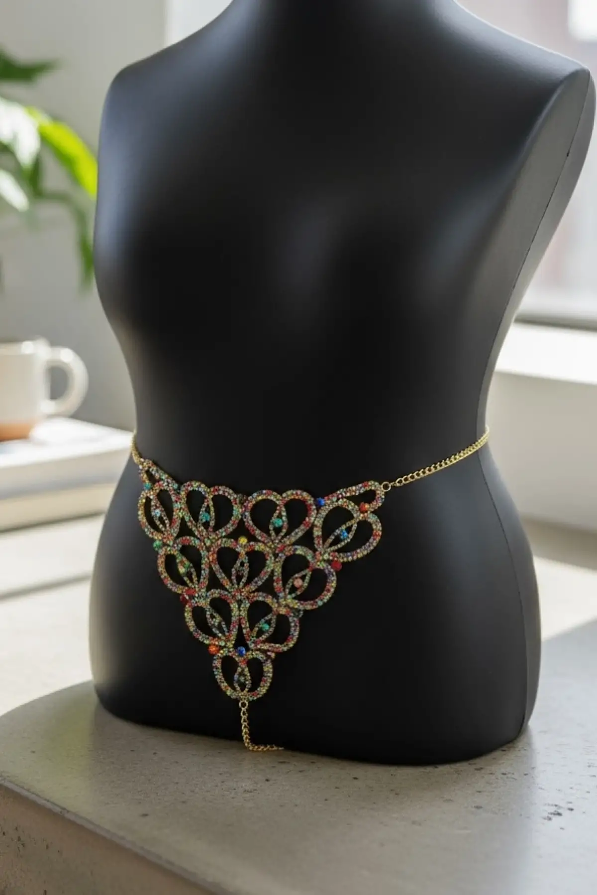 Altın Renk Renkli Taş Detaylı Tanga