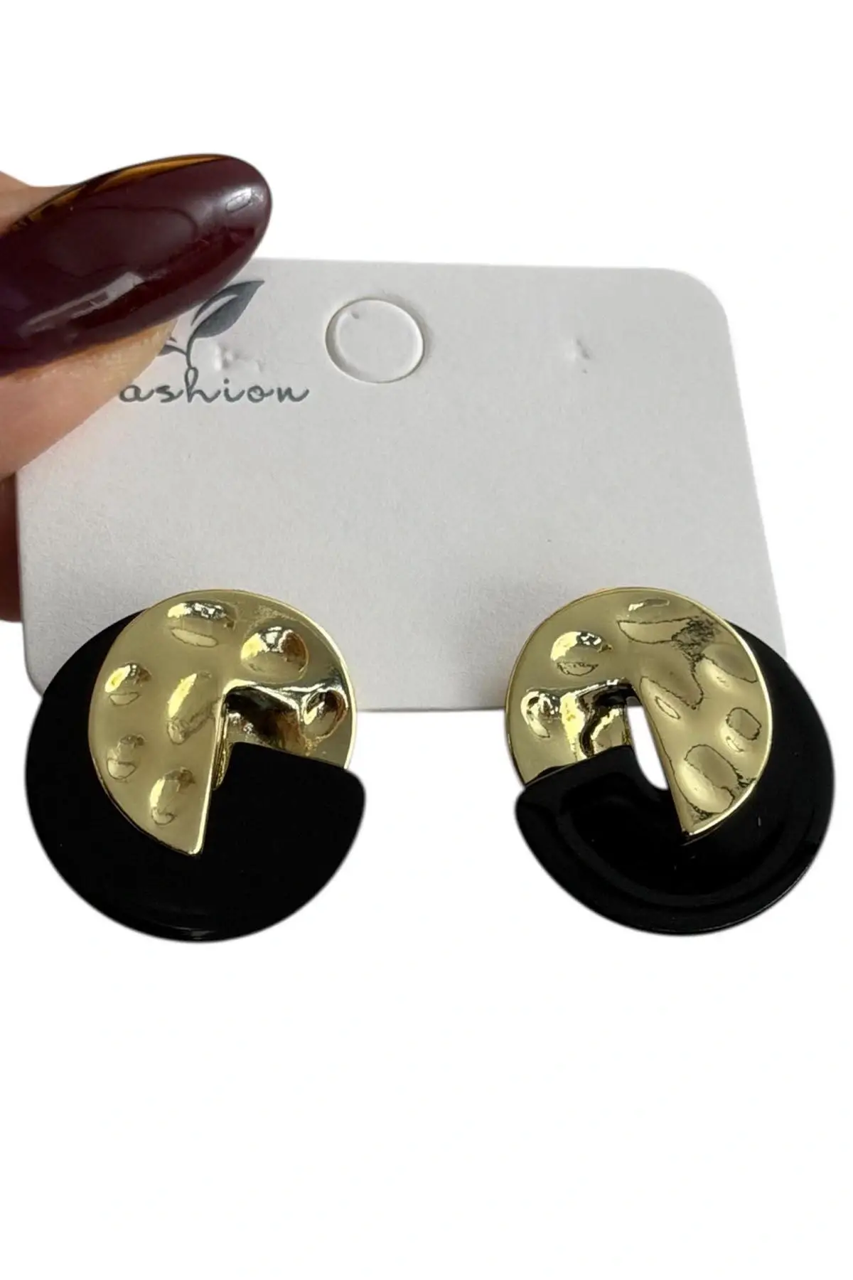 Altın Renk Siyah Detaylı Yuvarlak Küpe (Çift)