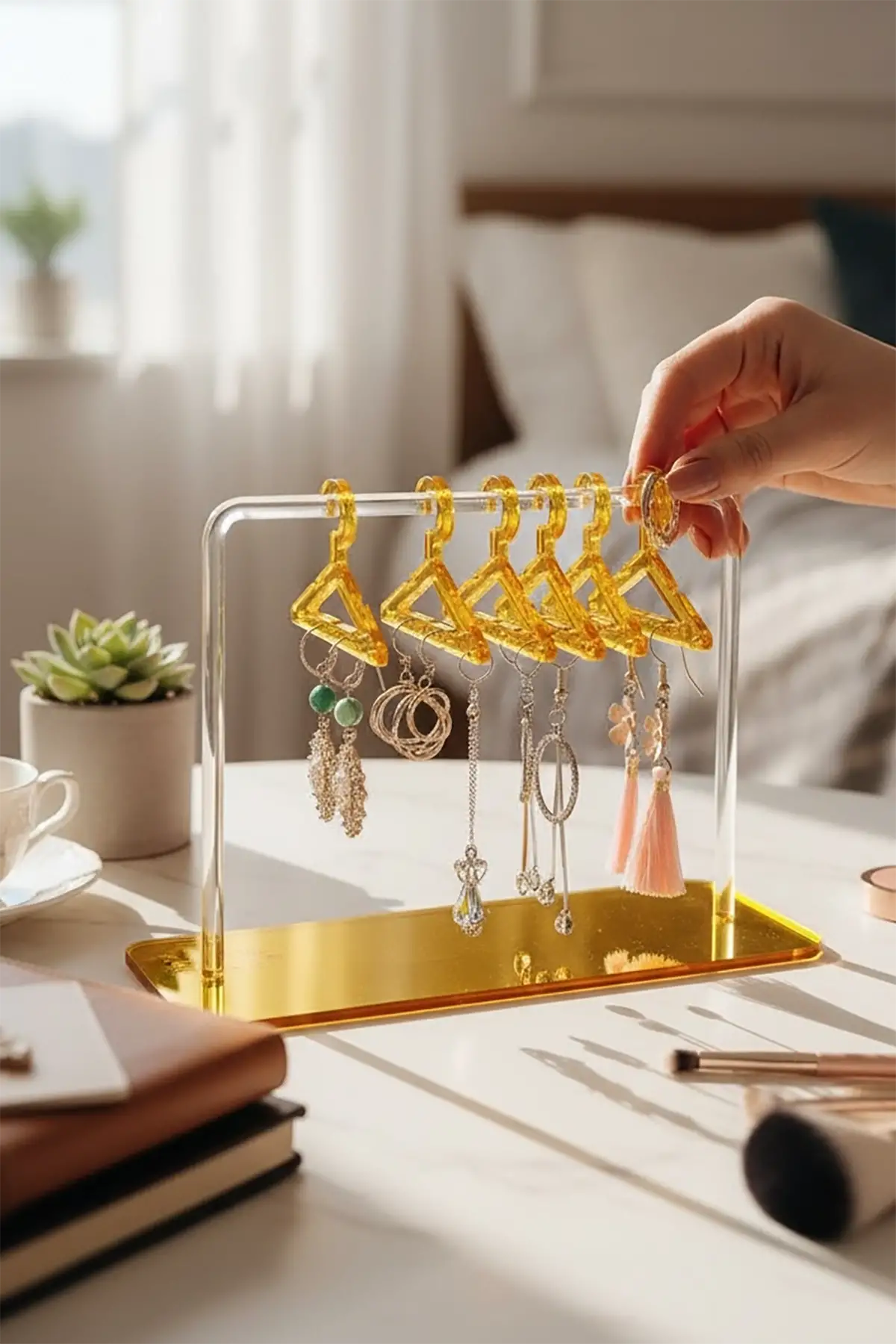 Altın Renk Takı Organizeri / Standı