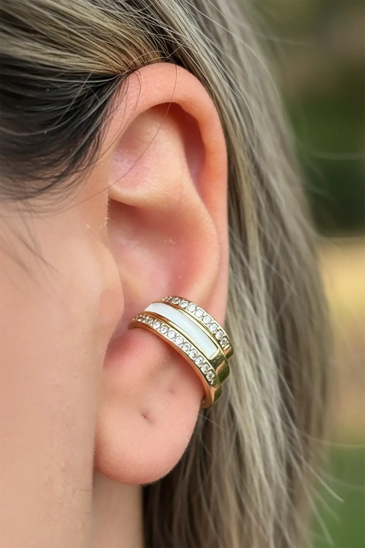 Altın Renk Taş Detaylı 14K Altın Kaplama TX Ear Cuff (Tek)