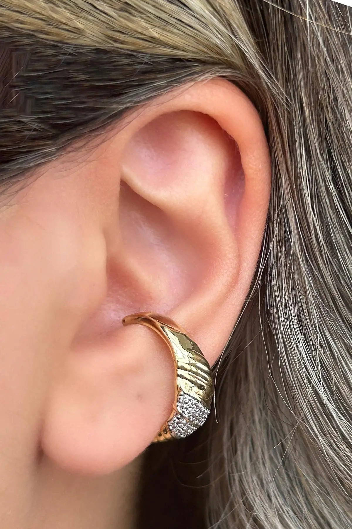 Altın Renk Taş Detaylı 14K Altın Kaplama TX Ear Cuff (Tek)