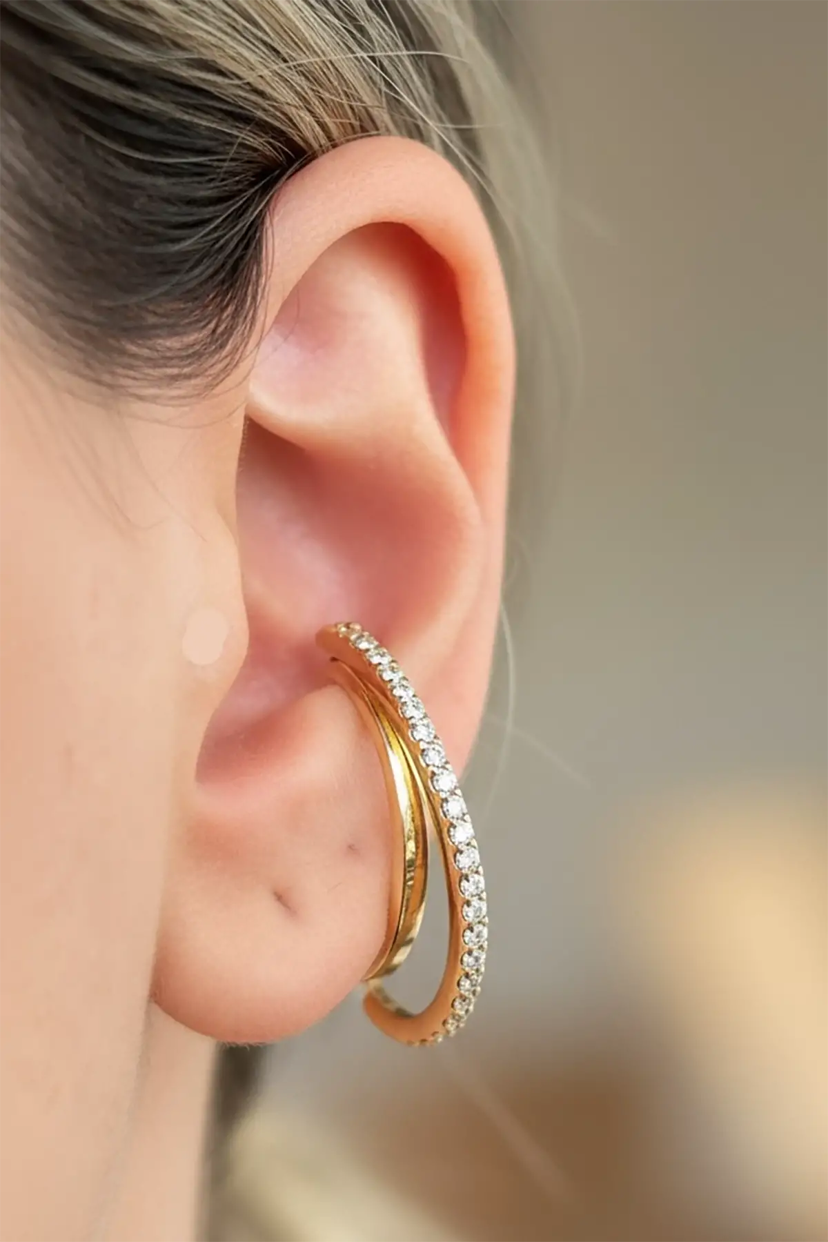 Altın Renk Taş Detaylı 14K Altın Kaplama TX Ear Cuff (Tek)
