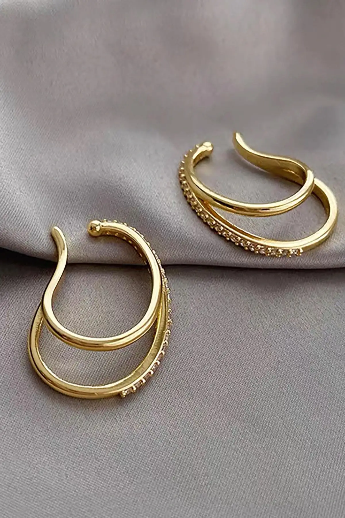 Altın Renk Taş Detaylı 14K Altın Kaplama TX Ear Cuff (Tek)