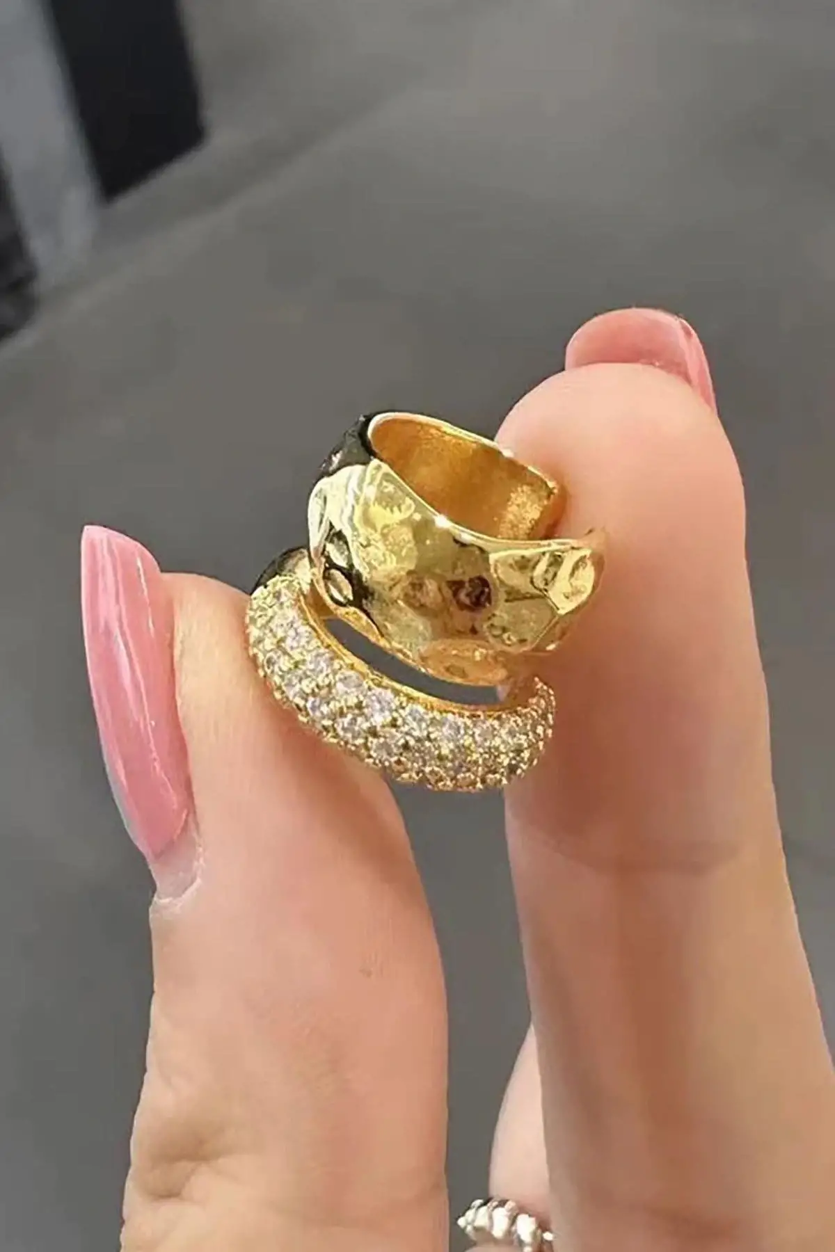 Altın Renk Taş Detaylı 14K Altın Kaplama TX Ear Cuff (Tek)