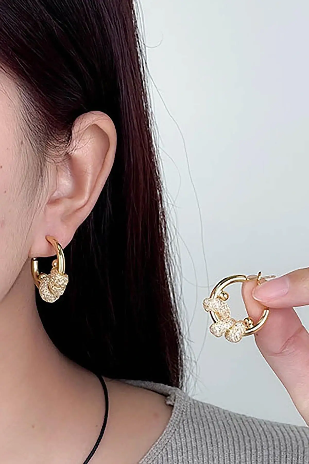 Altın Renk Taş Detaylı 14K Altın Kaplama TX Halka Küpe (Çift)