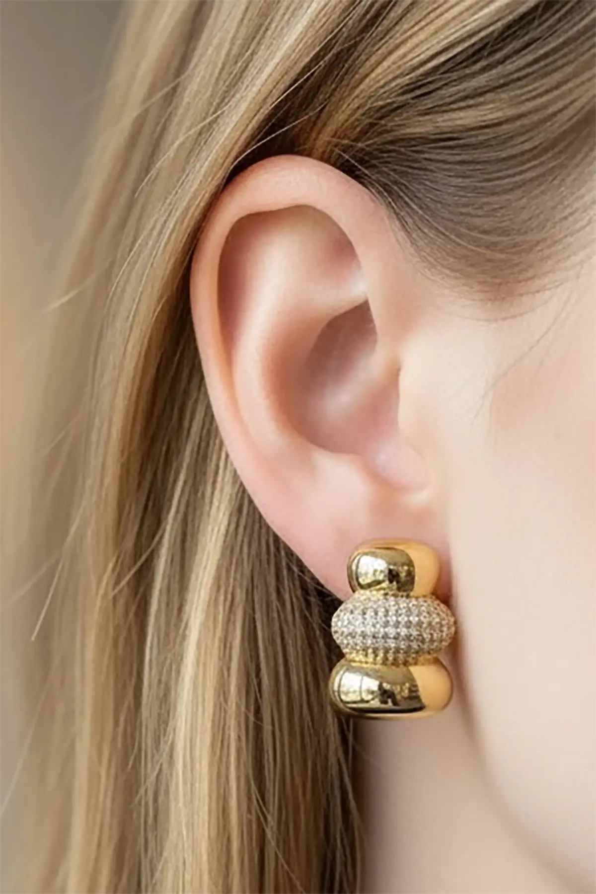 Altın Renk Taş Detaylı 14K Altın Kaplama TX Küpe (Çift)