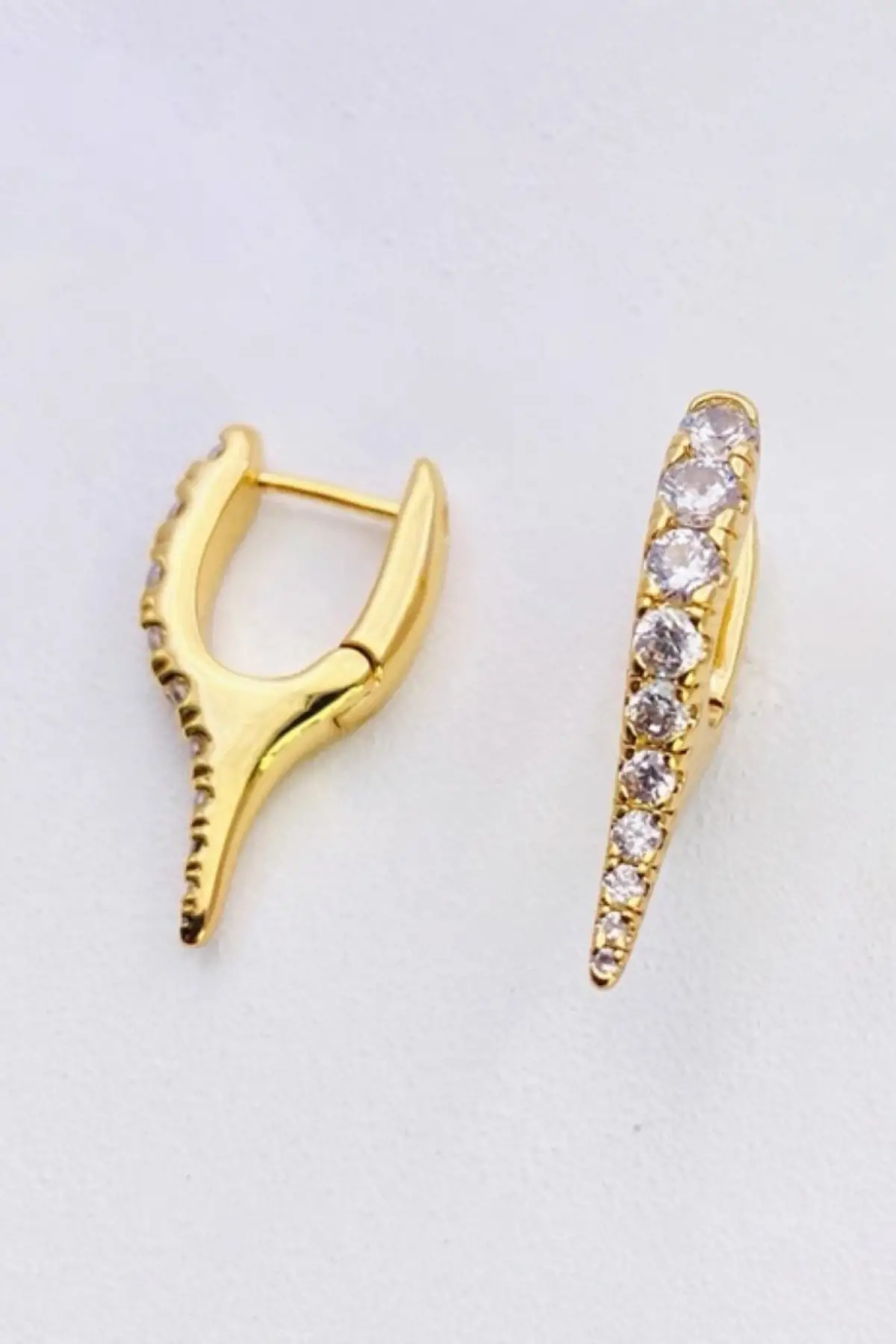 Altın Renk Taş Detaylı 14K Altın Kaplama TX Küpe (Çift)