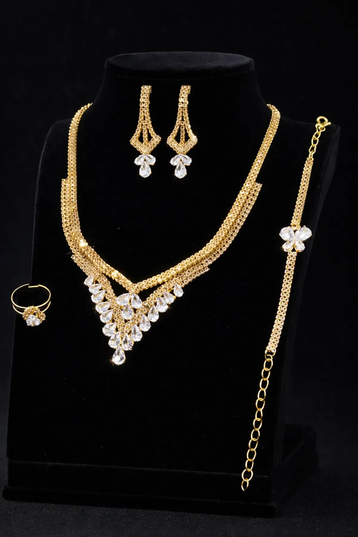 Altın Renk Taş Detaylı 4lü Abiye Set