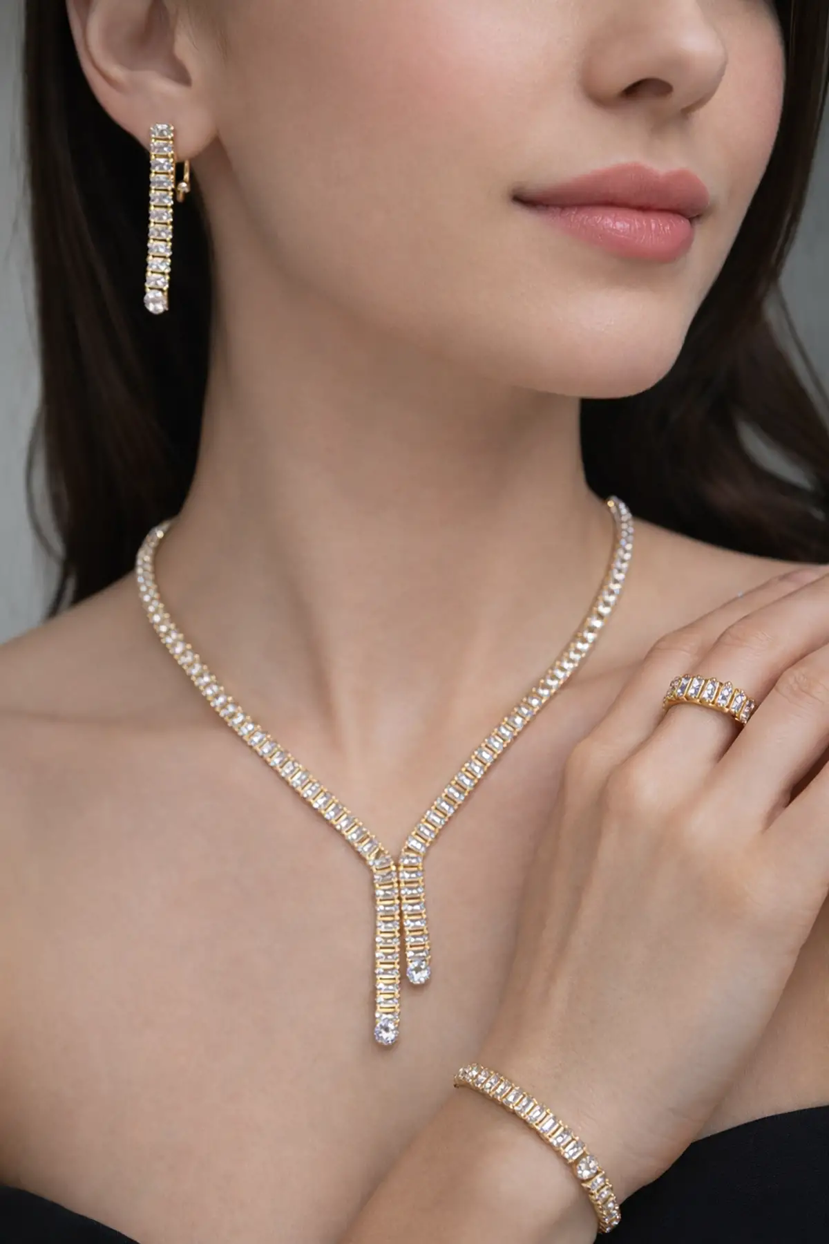 Altın Renk Taş Detaylı 4lü Abiye Set