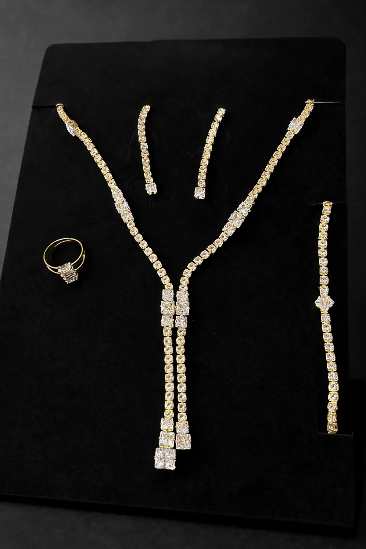 Altın Renk Taş Detaylı 4lü Abiye Set