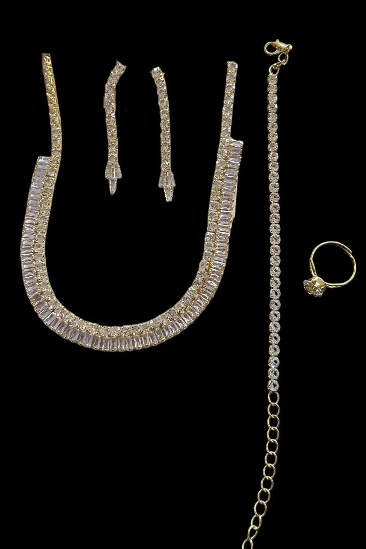 Altın Renk Taş Detaylı 4lü Abiye Set