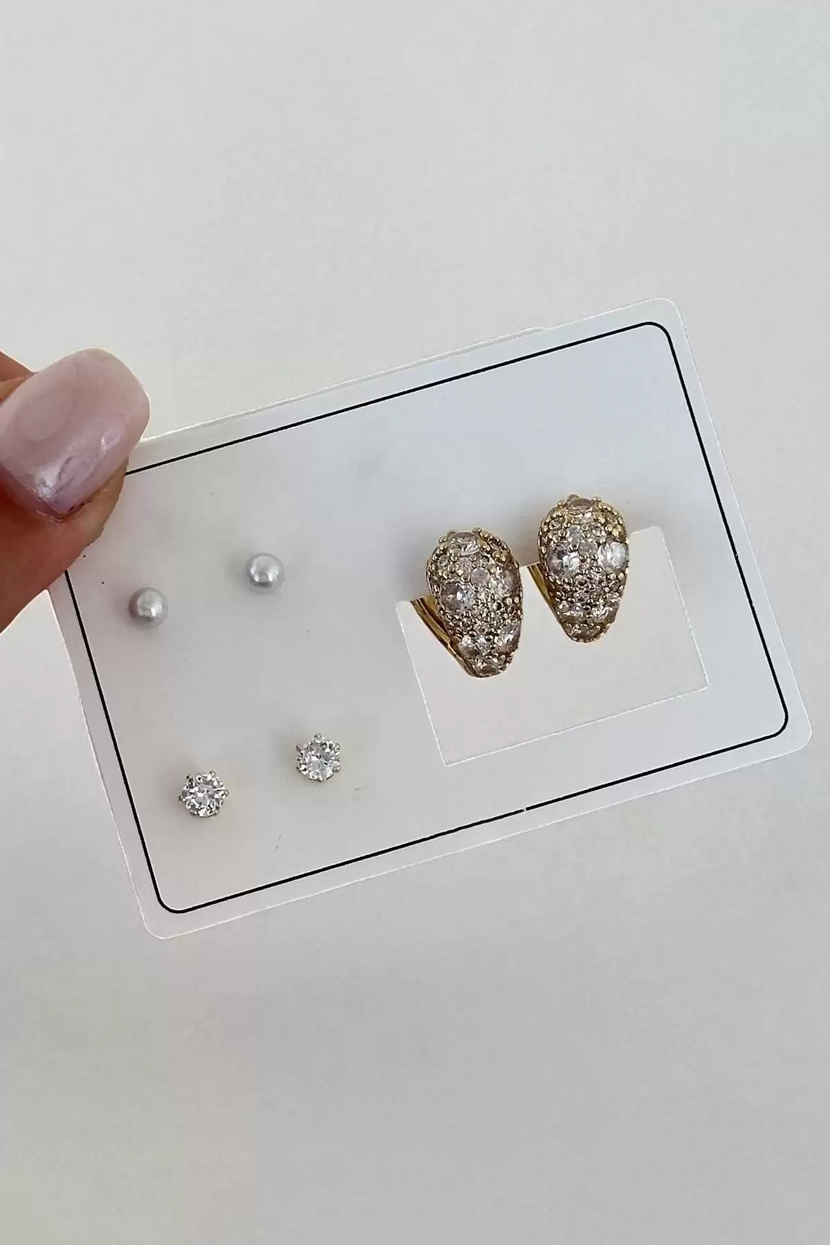 Altın Renk Taş Detaylı 6lı Çelik Küpe Set