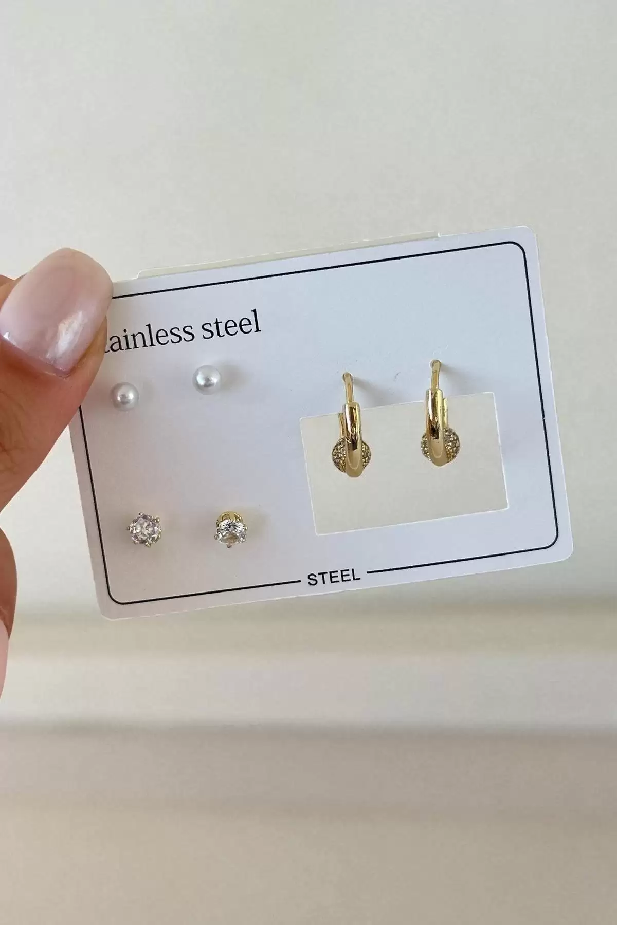 Altın Renk Taş Detaylı 6lı Çelik Küpe Set