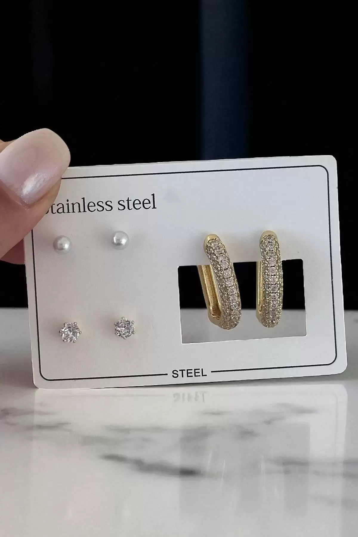Altın Renk Taş Detaylı 6lı Çelik Küpe Set
