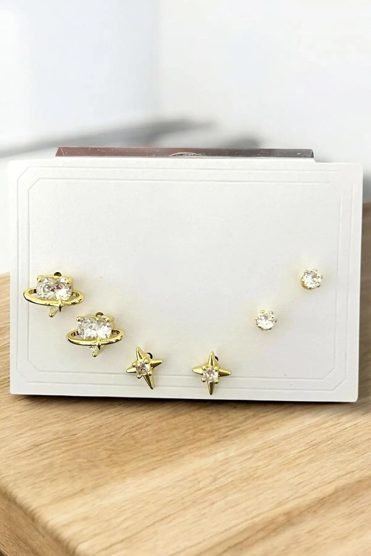 Altın Renk Taş Detaylı 6lı Küpe Set