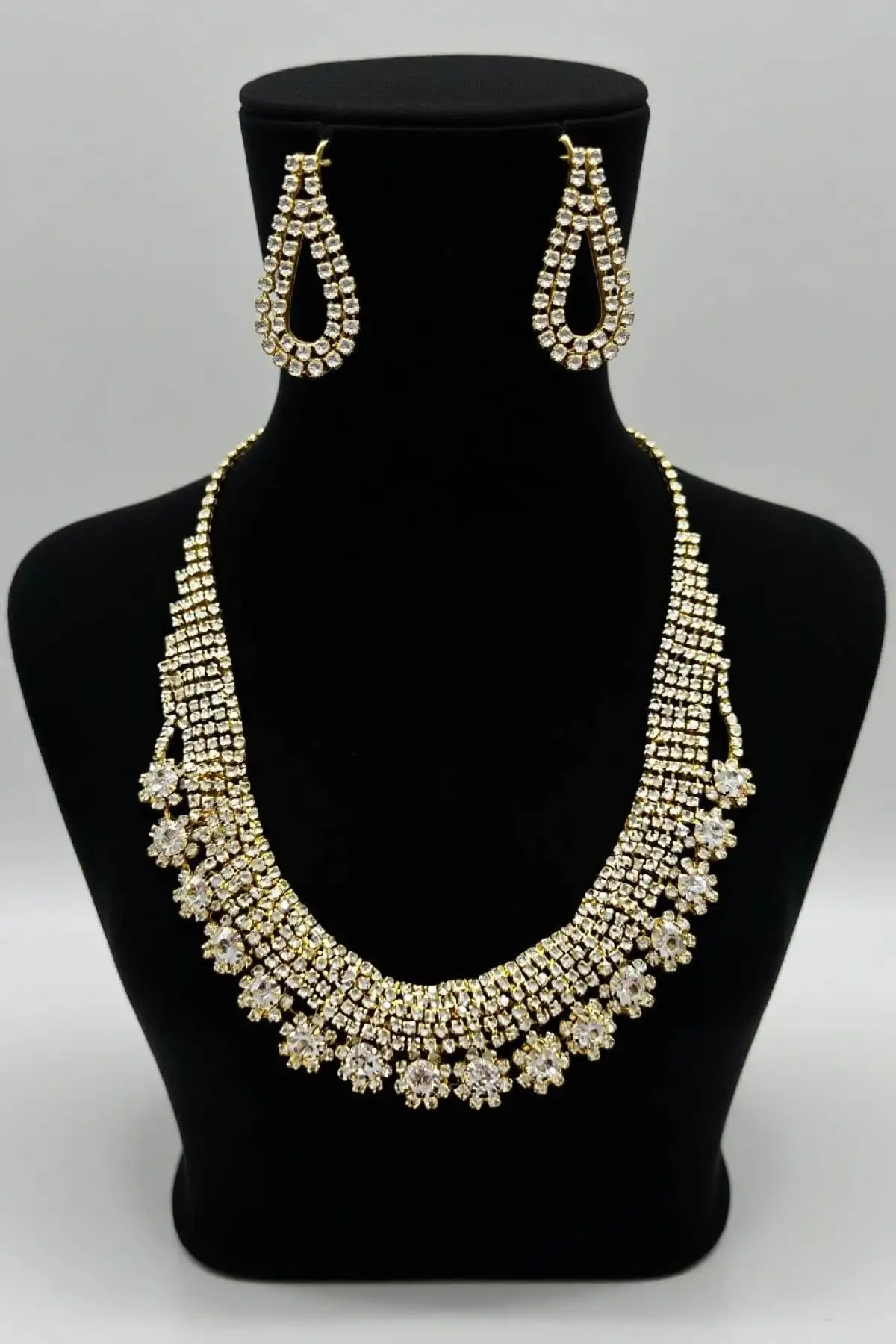 Altın Renk Taş Detaylı Abiye Set