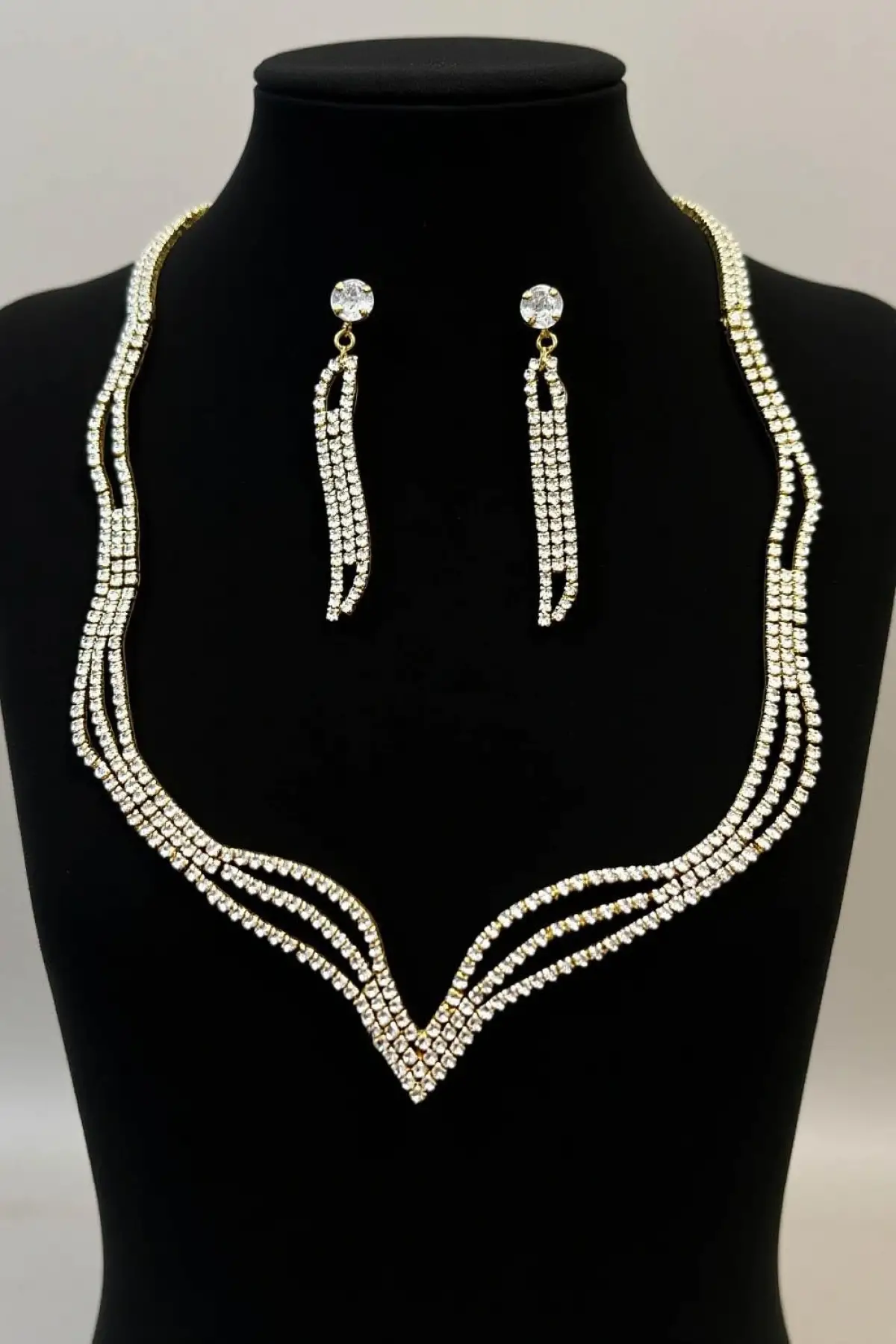 Altın Renk Taş Detaylı Abiye Set