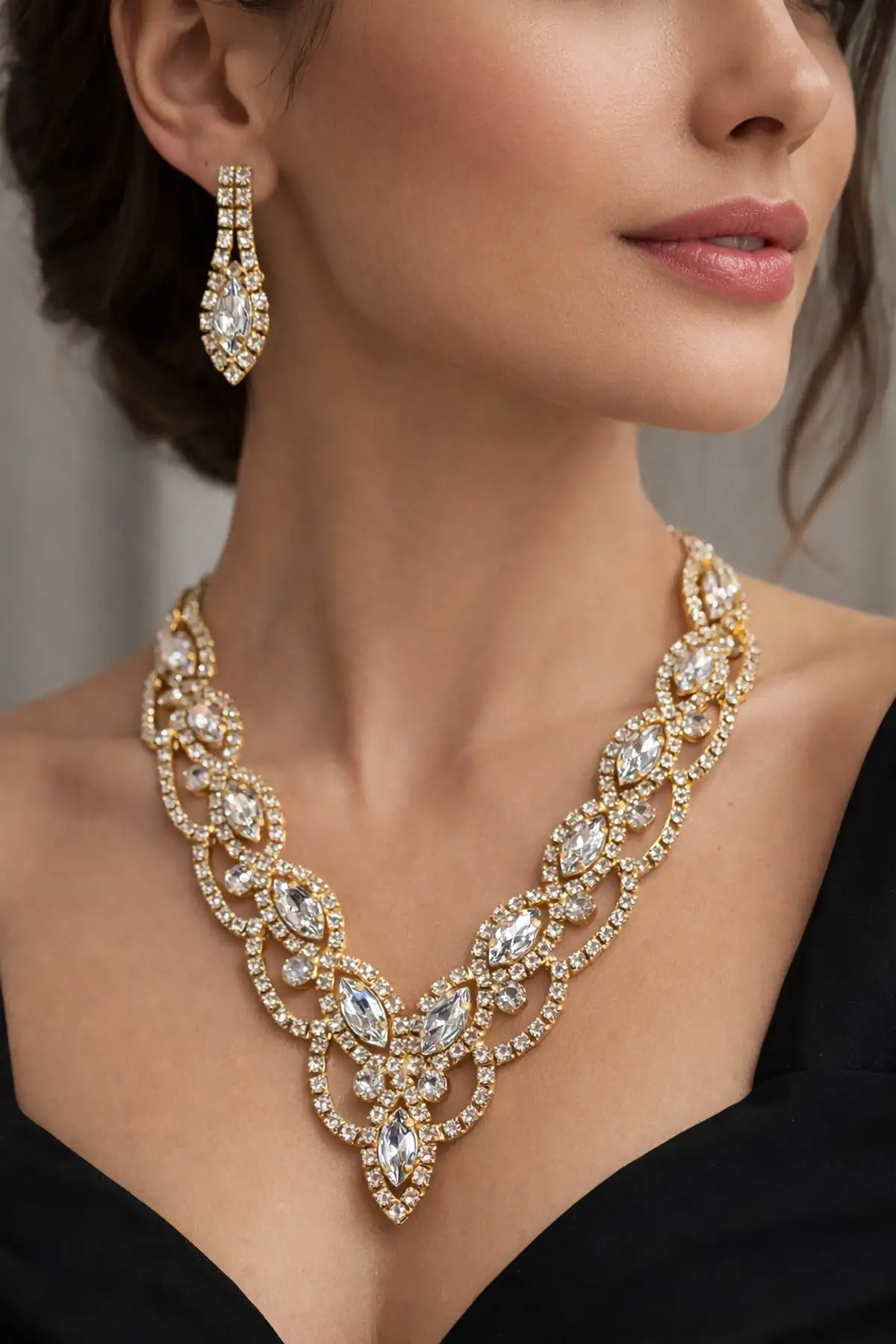 Altın Renk Taş Detaylı Abiye Set