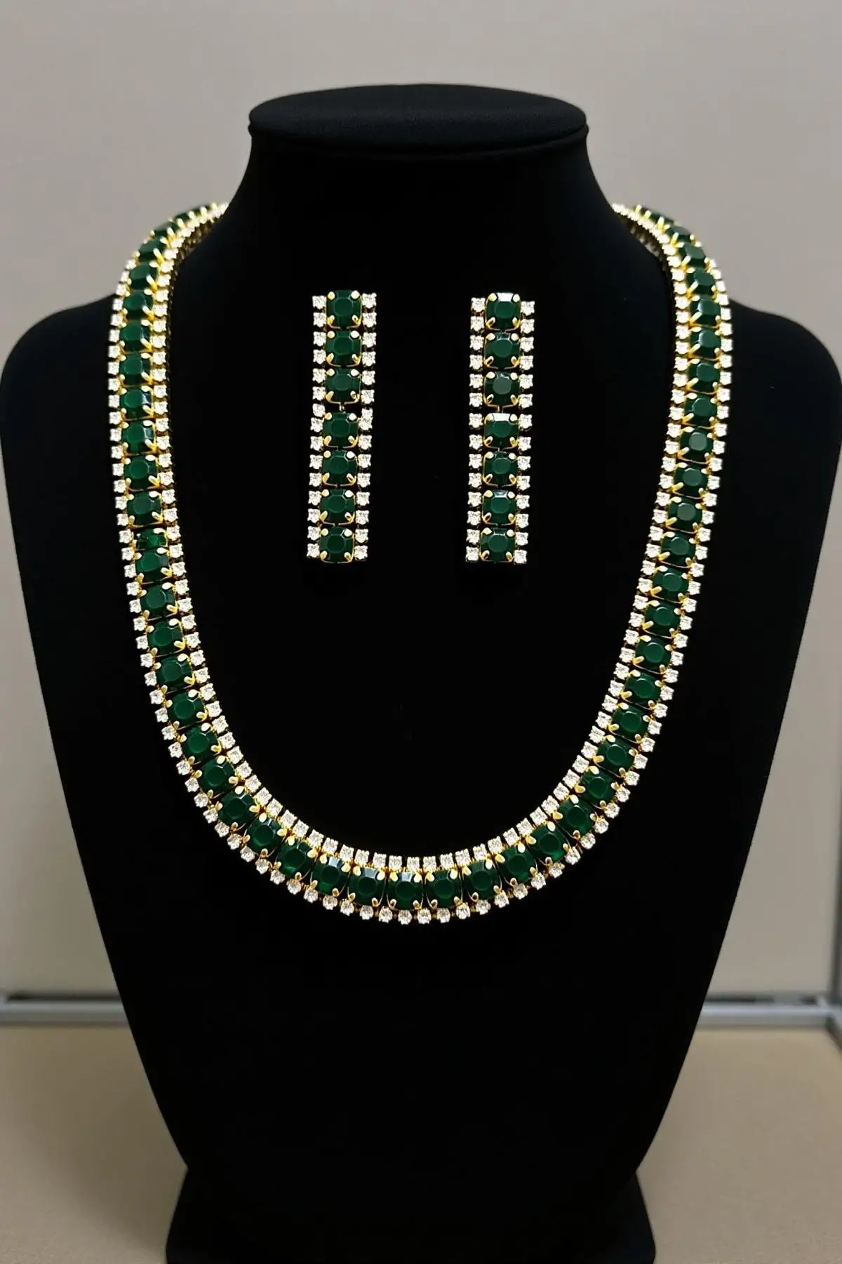 Altın Renk Taş Detaylı Abiye Set