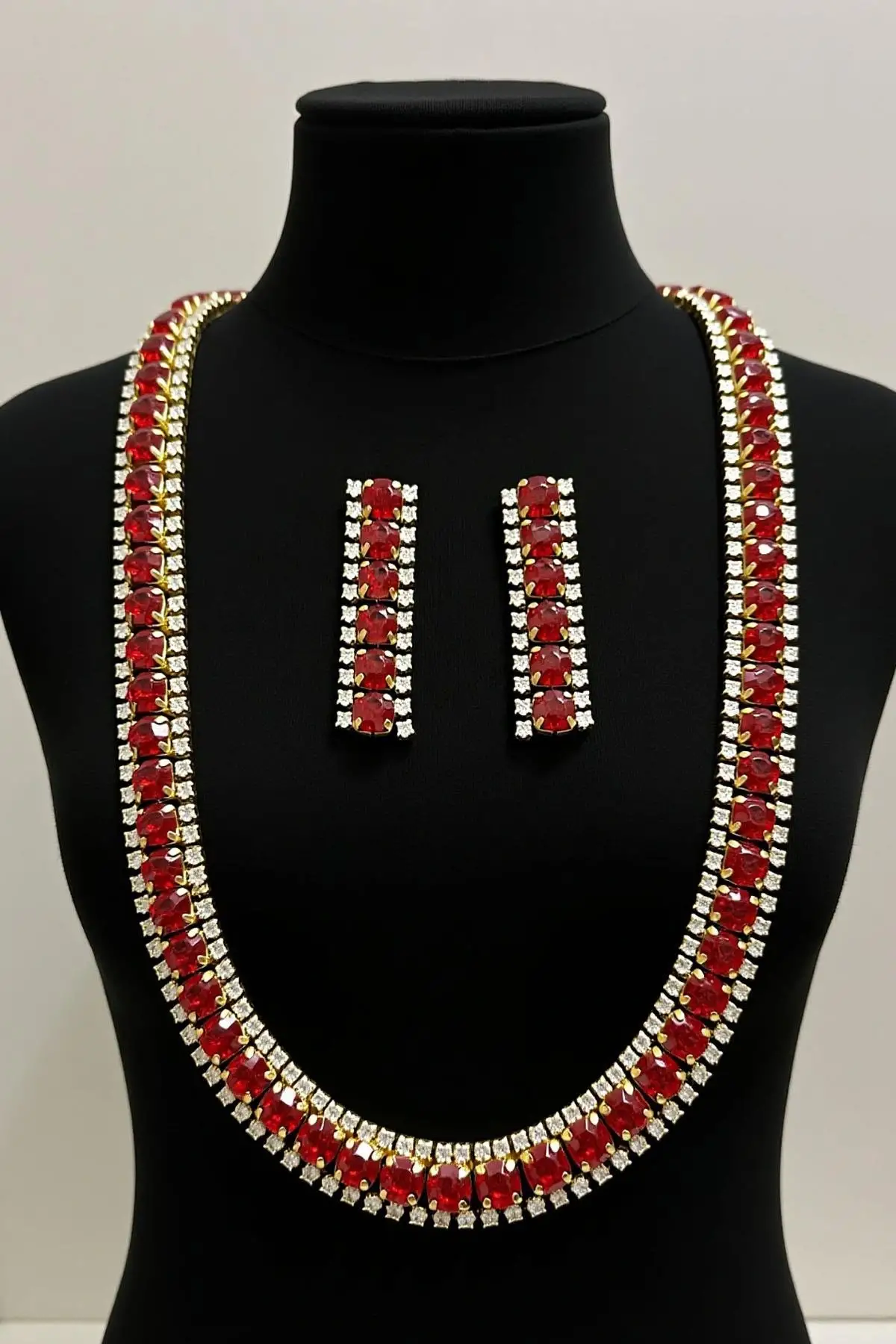 Altın Renk Taş Detaylı Abiye Set