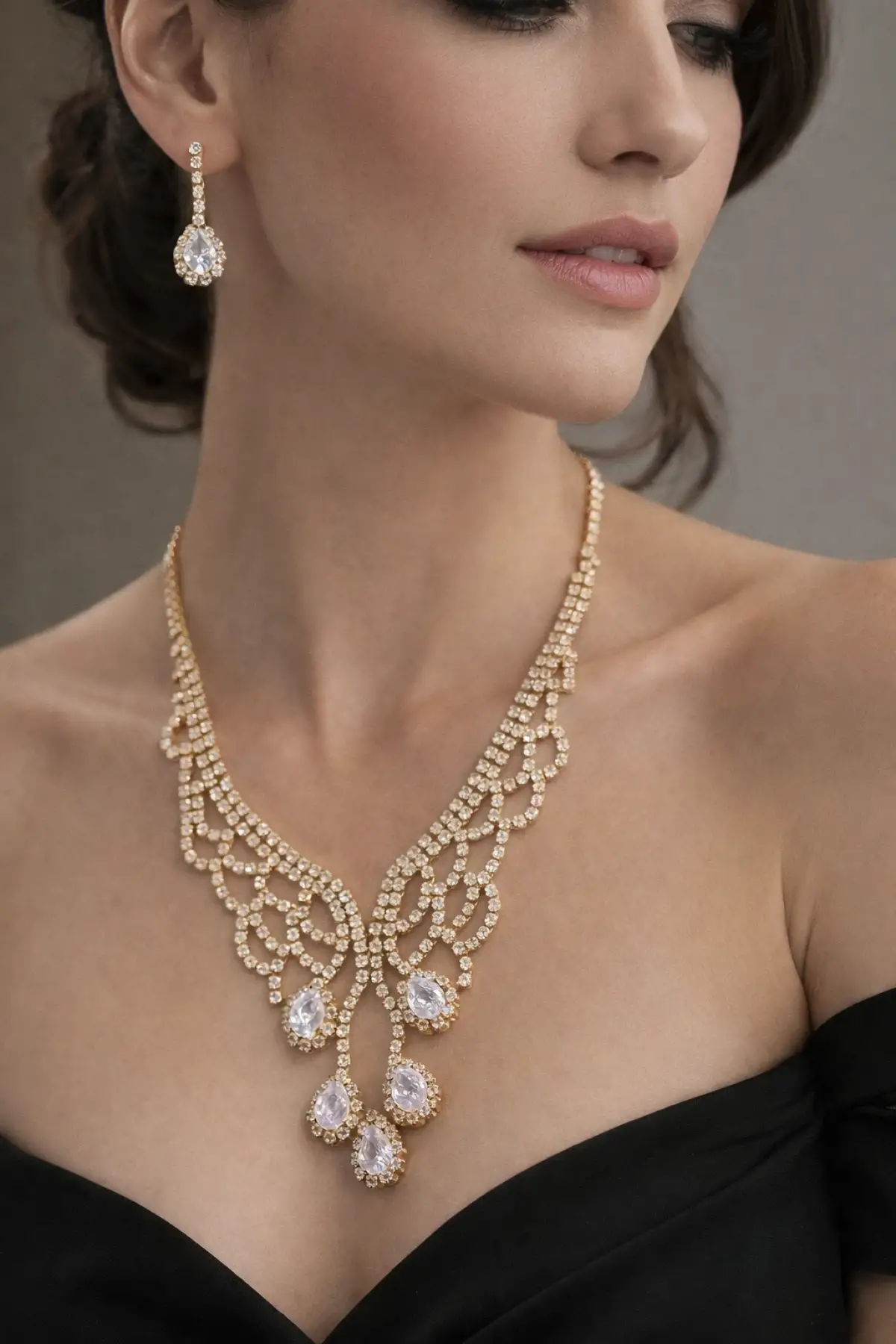 Altın Renk Taş Detaylı Abiye Set