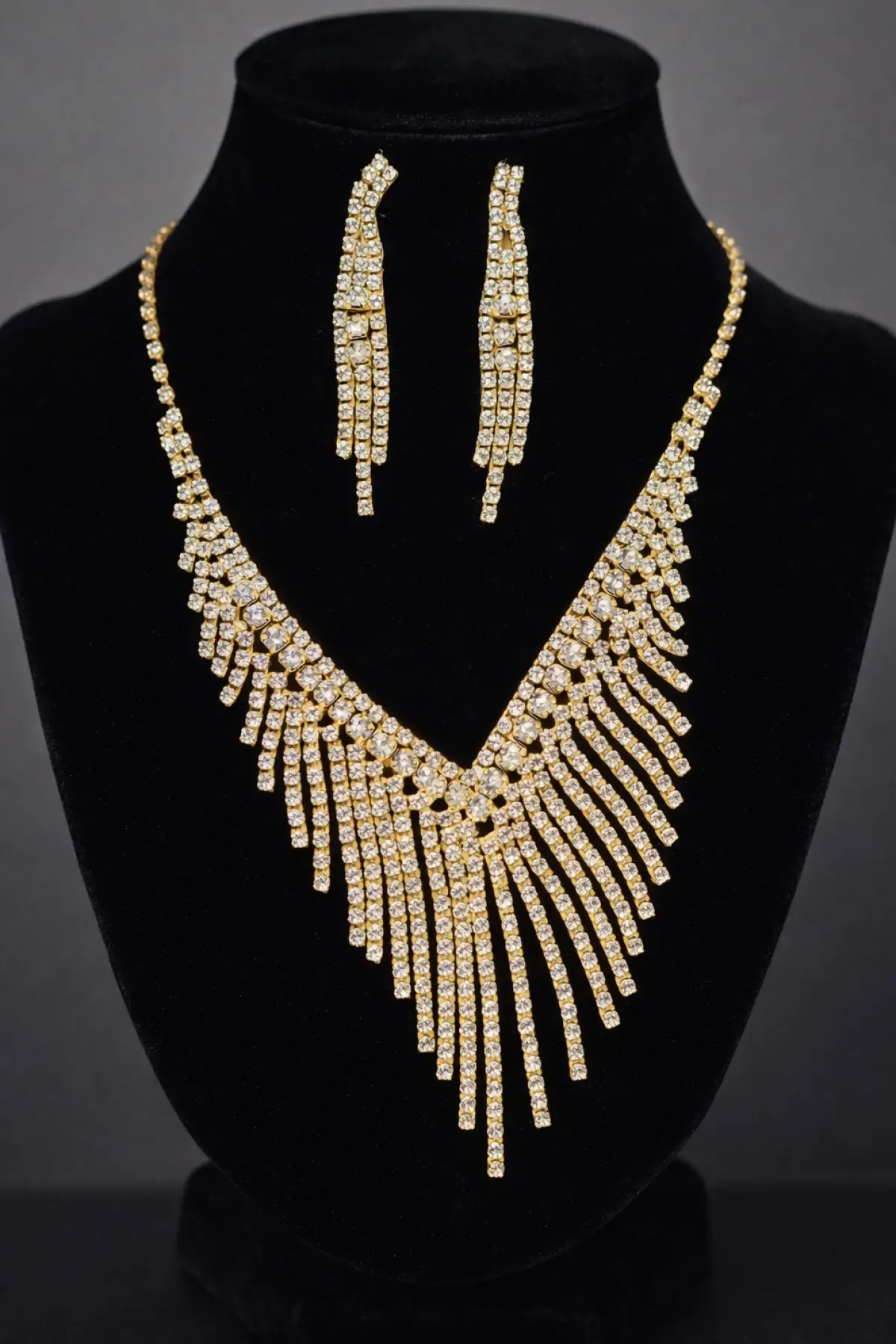 Altın Renk Taş Detaylı Abiye Set