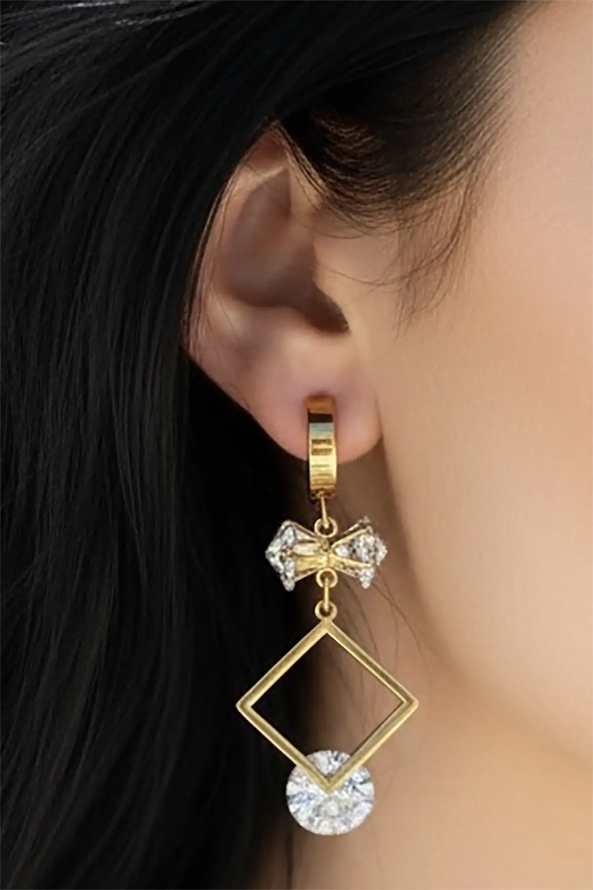 Altın Renk Taş Detaylı Çelik Küpe (Çift)