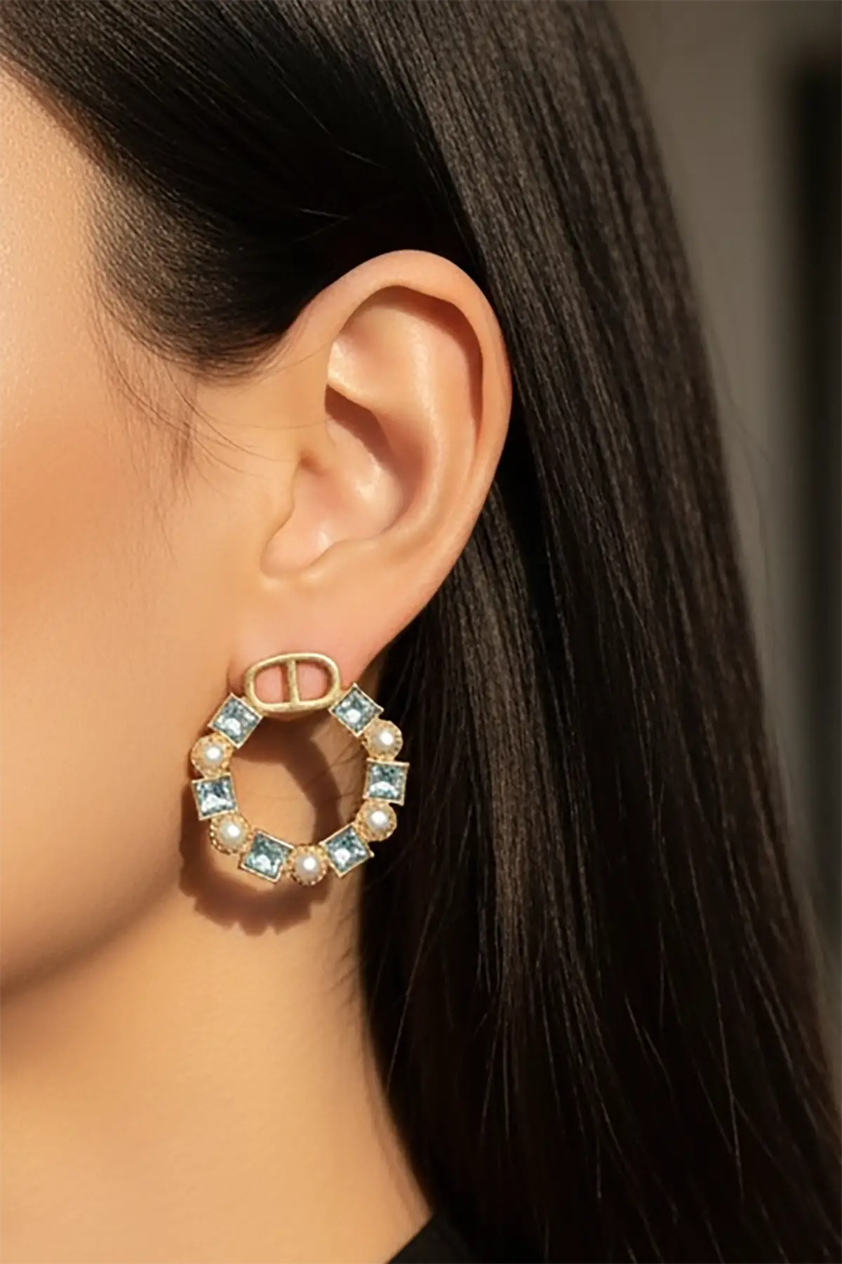 Altın Renk Taş Detaylı Çelik Küpe (Çift)