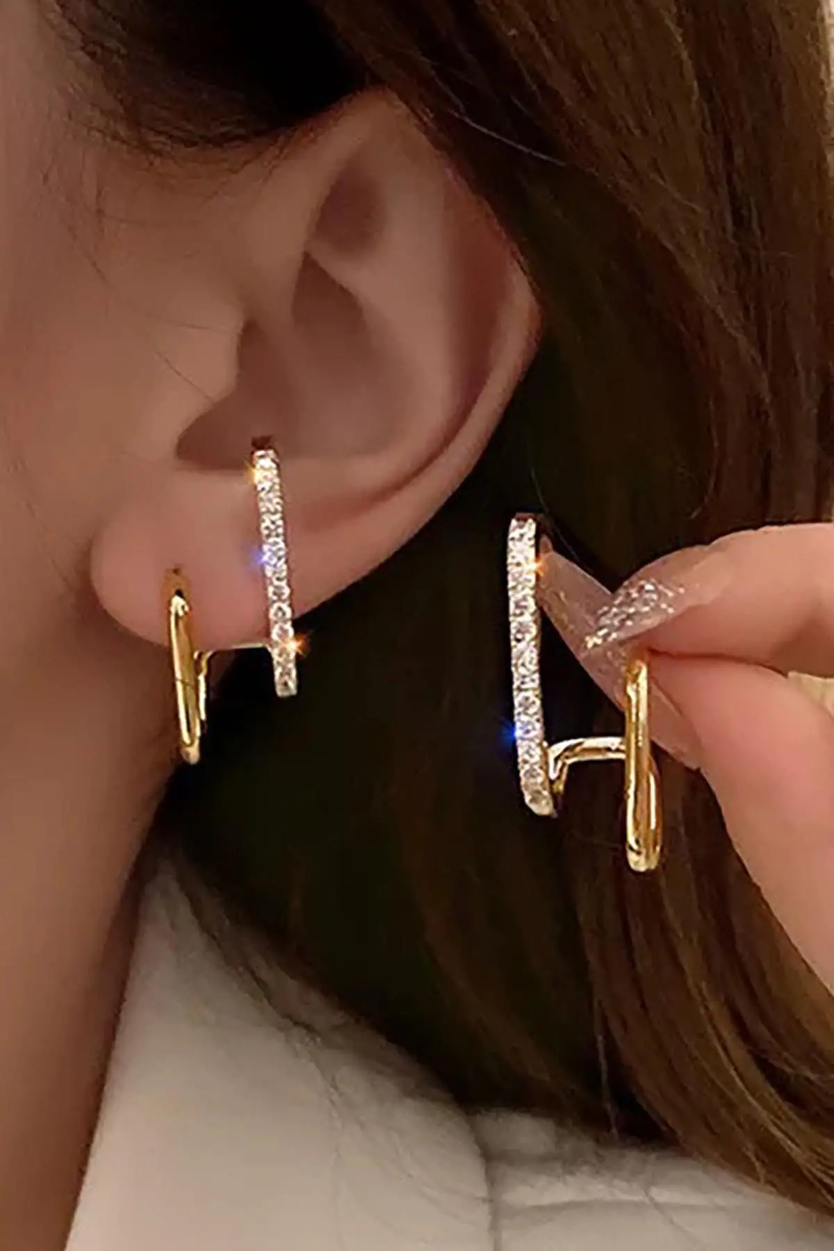 Altın Renk Taş Detaylı Çelik Küpe (Çift)