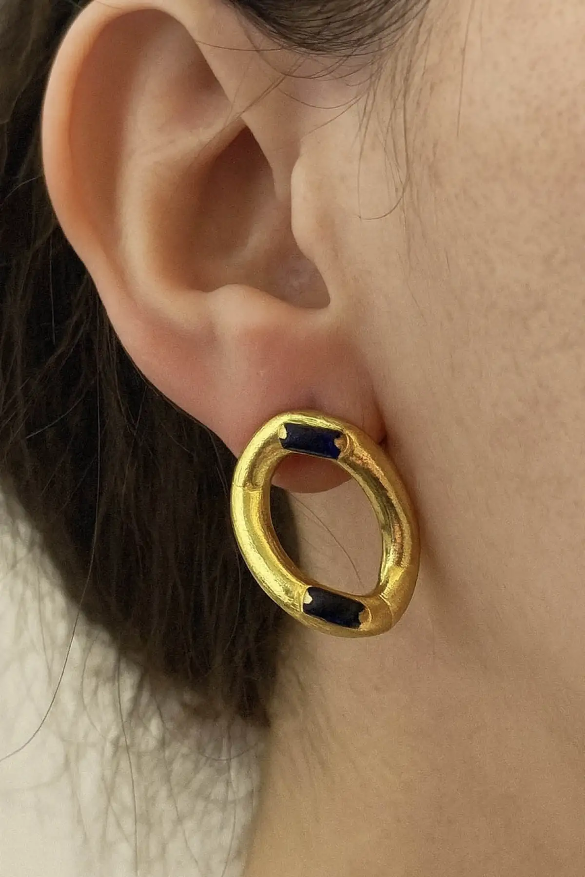 Altın Renk Taş Detaylı Çelik Küpe (Çift)