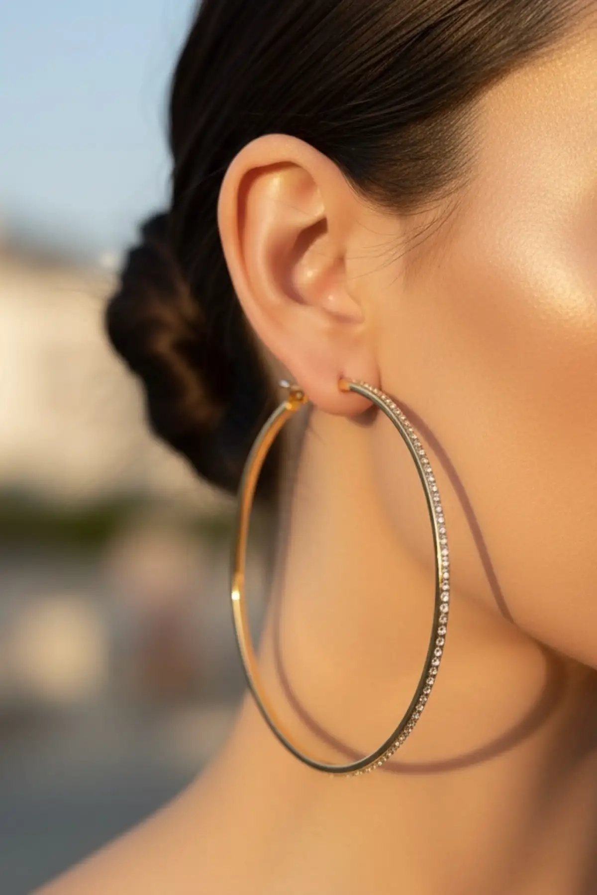 Altın Renk Taş Detaylı Halka Küpe (Çift)