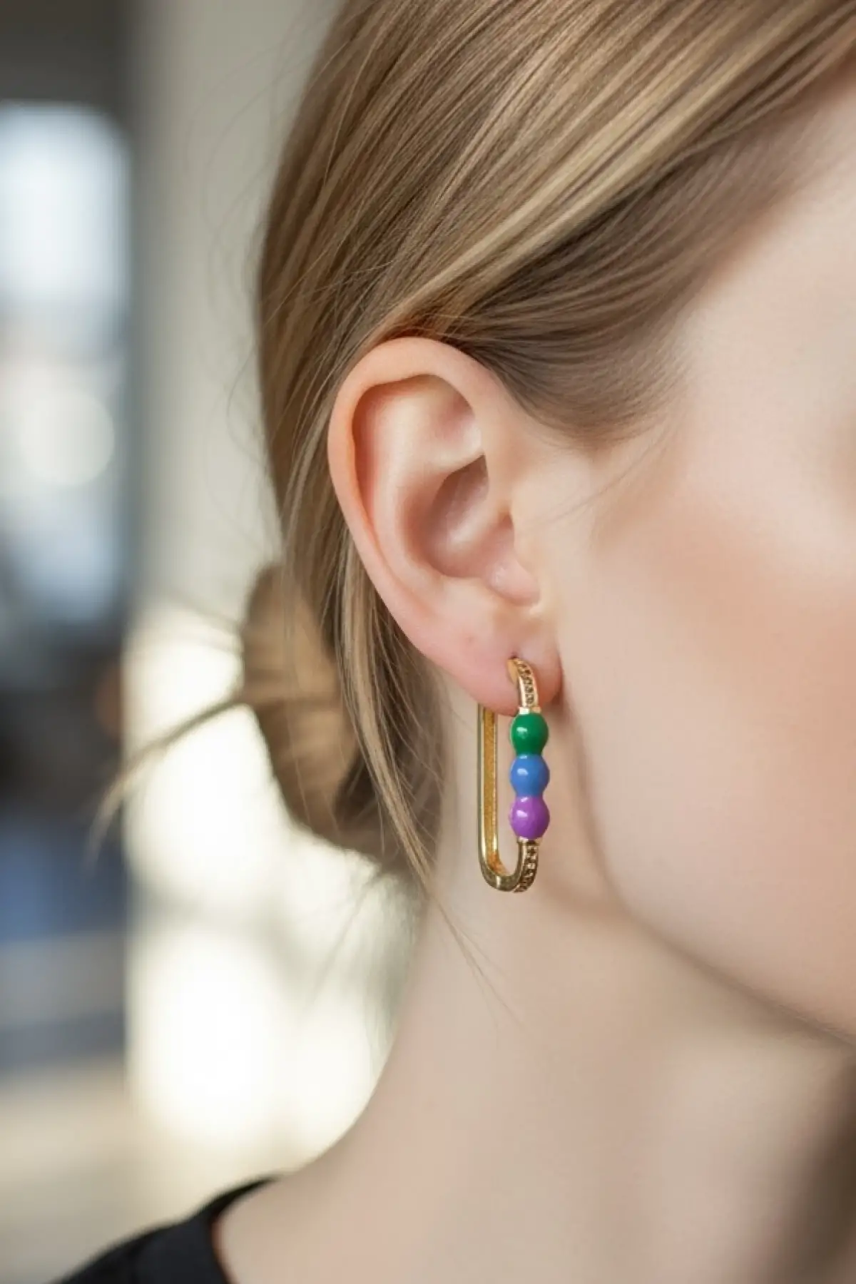 Altın Renk Taş Detaylı Küpe (Çift)