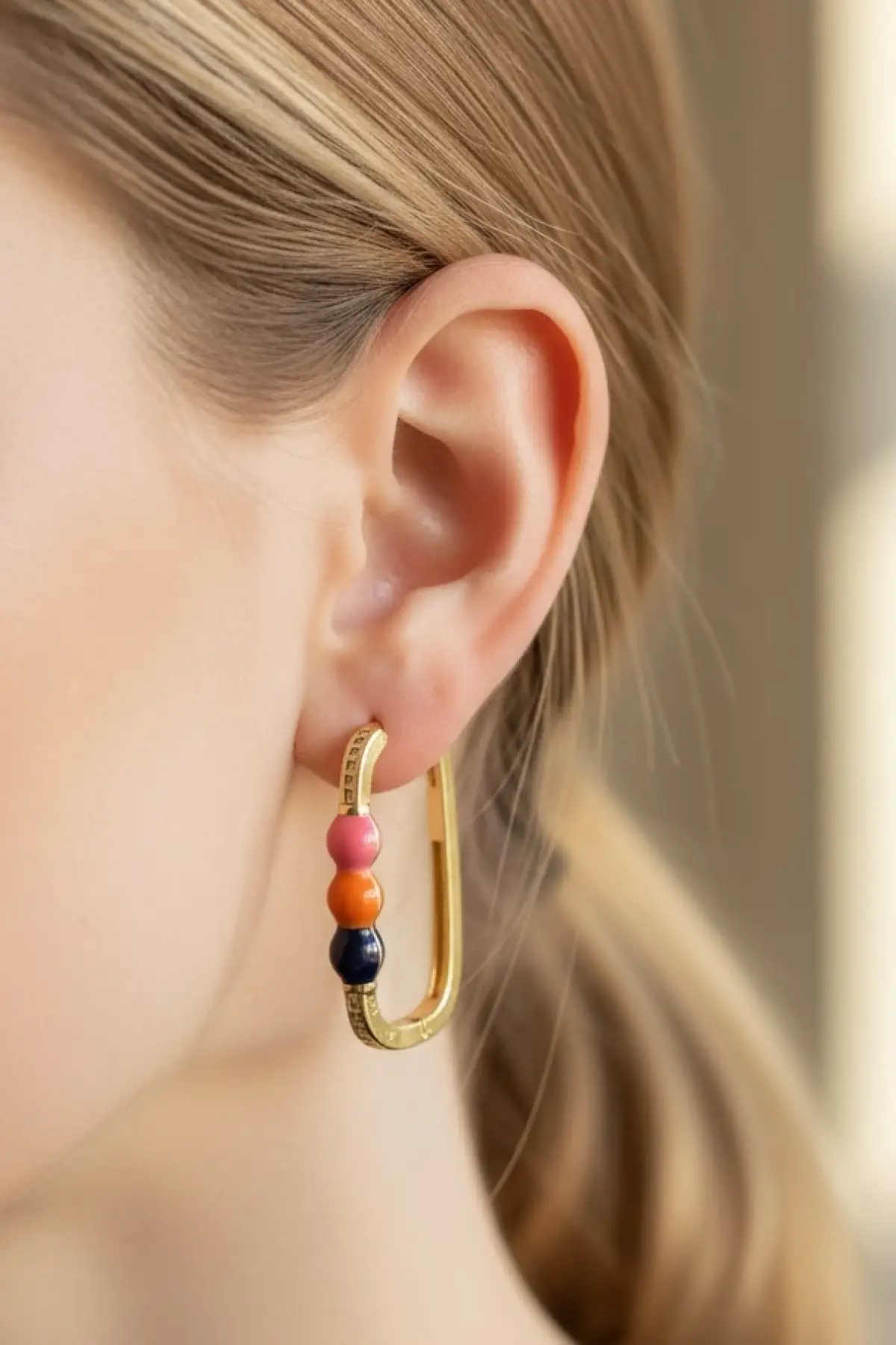 Altın Renk Taş Detaylı Küpe (Çift)