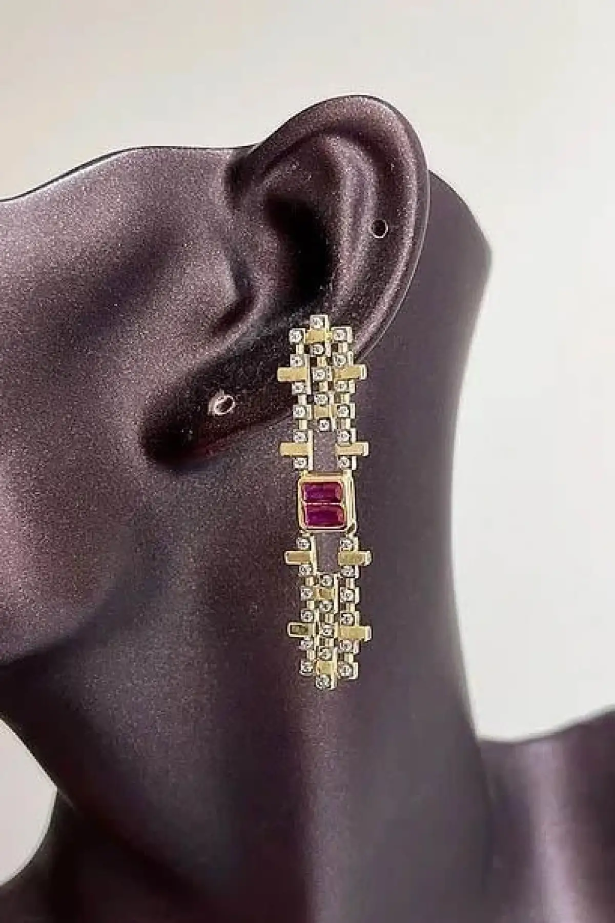 Altın Renk Taş Detaylı Küpe (Çift)