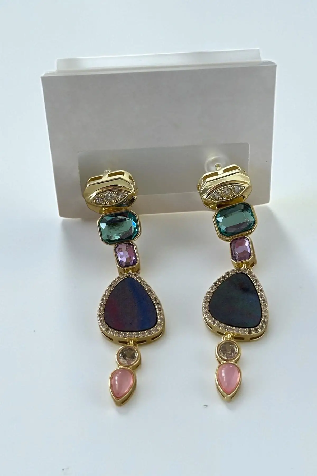 Altın Renk Taş Detaylı Küpe (Çift)