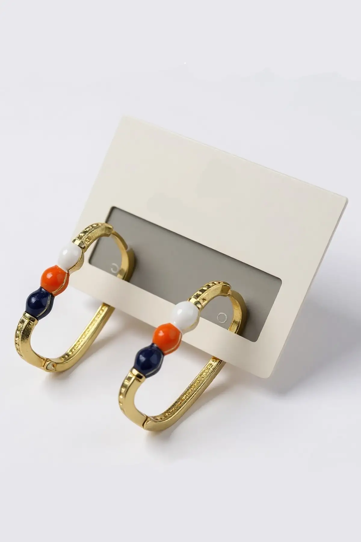 Altın Renk Taş Detaylı Küpe (Çift)