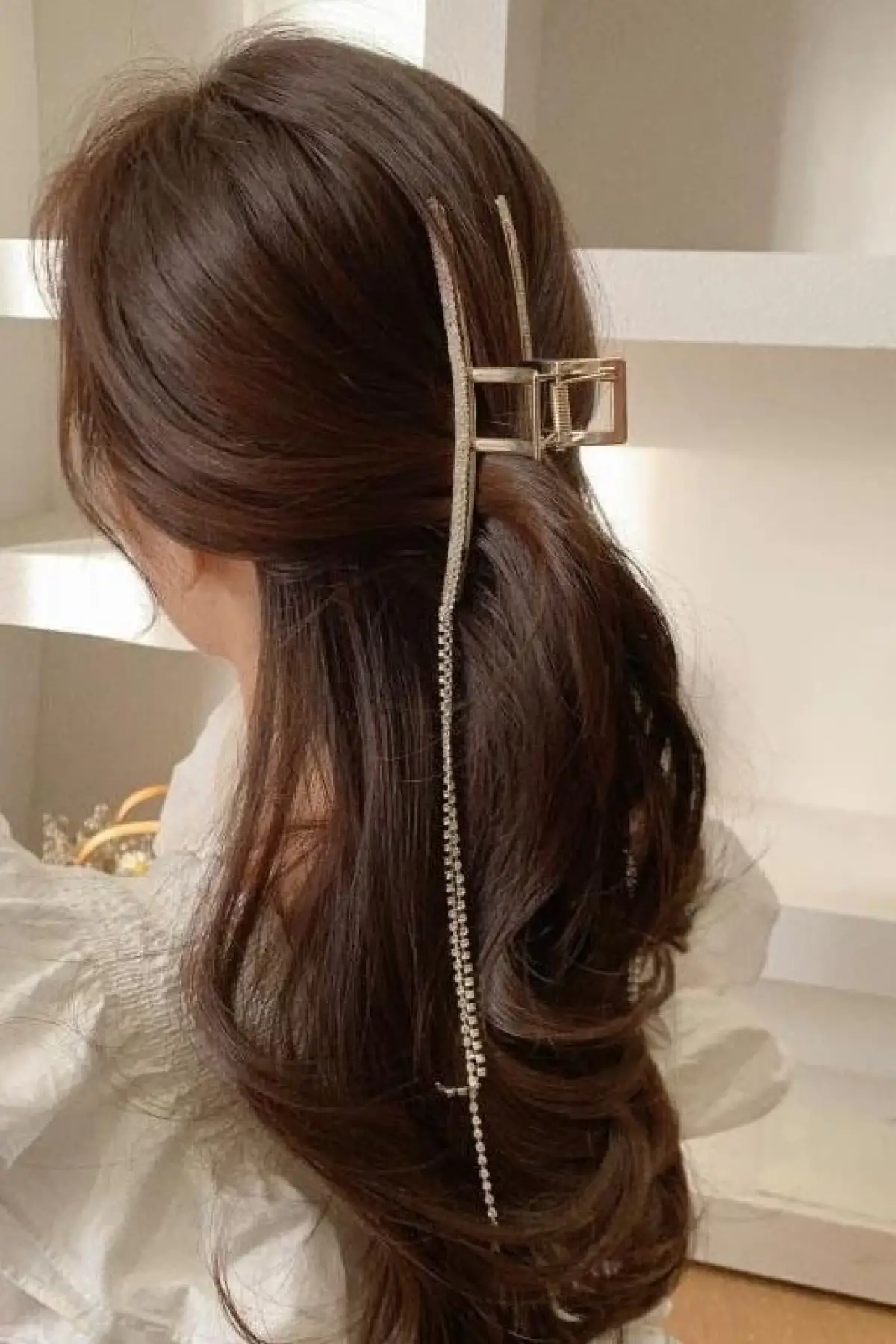 Altın Renk Taş Detaylı Sallantılı Metal Mandal Toka