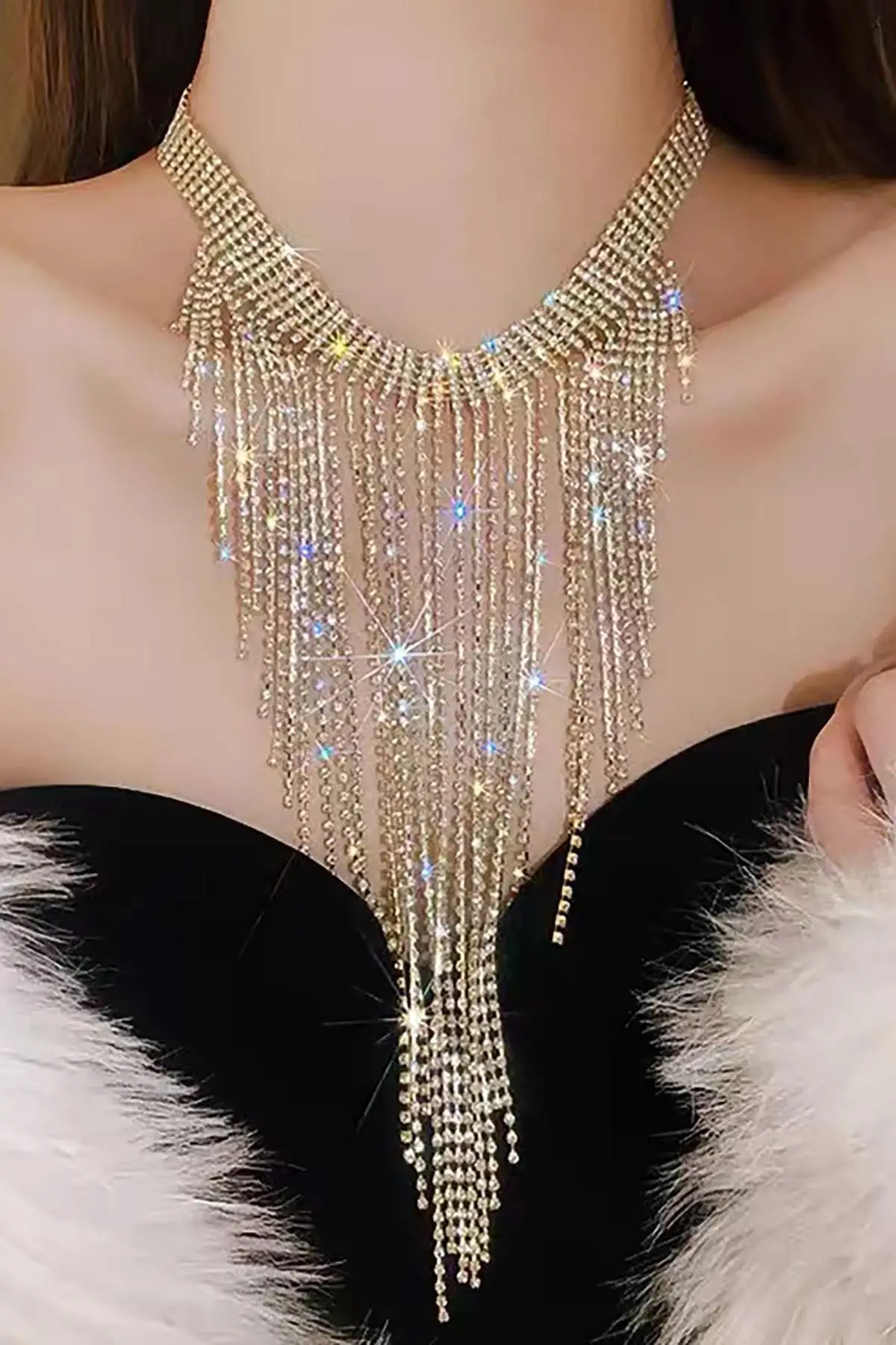 Altın Renk Taş Detaylı Tasarım Abiye Kolye