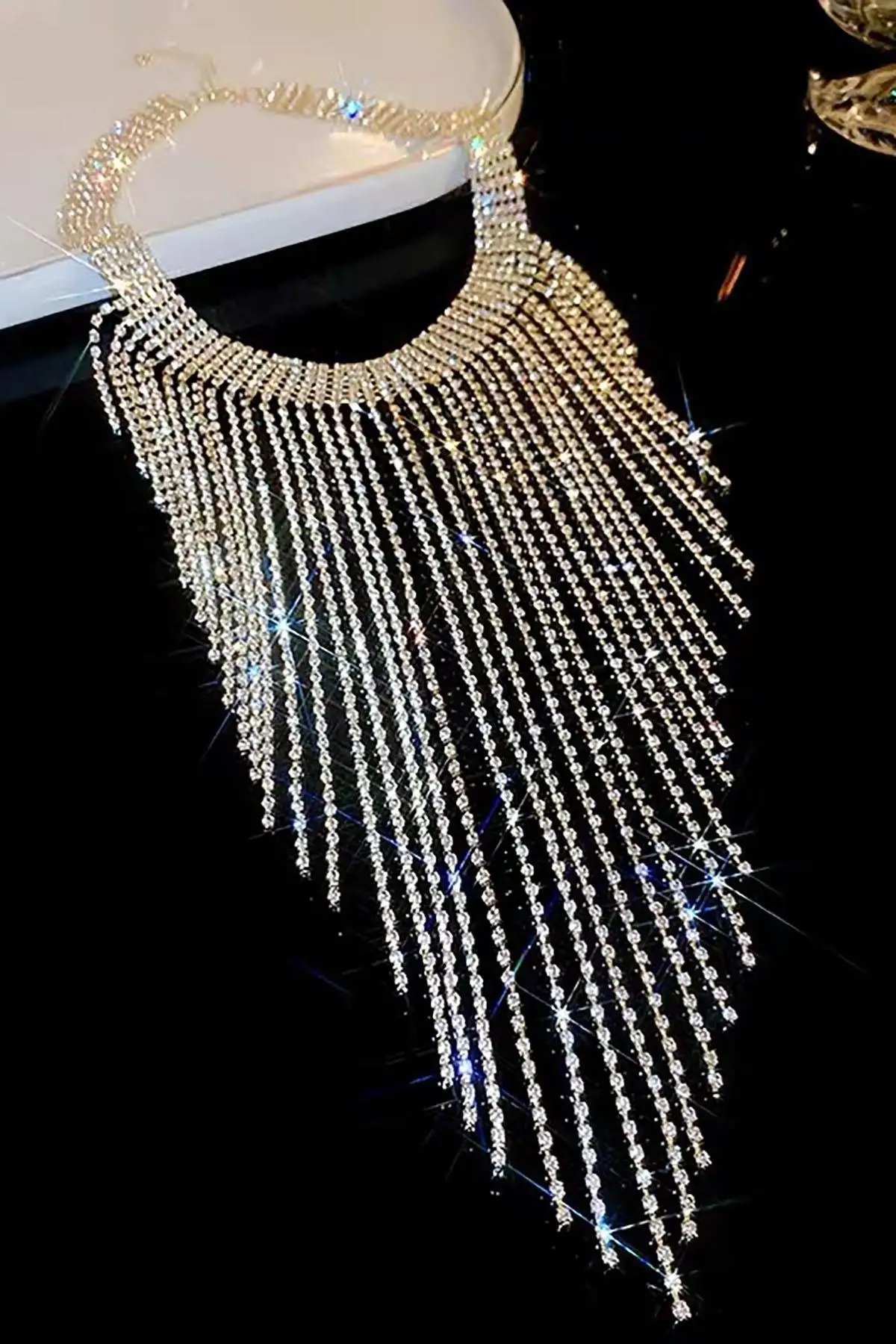 Altın Renk Taş Detaylı Tasarım Abiye Kolye