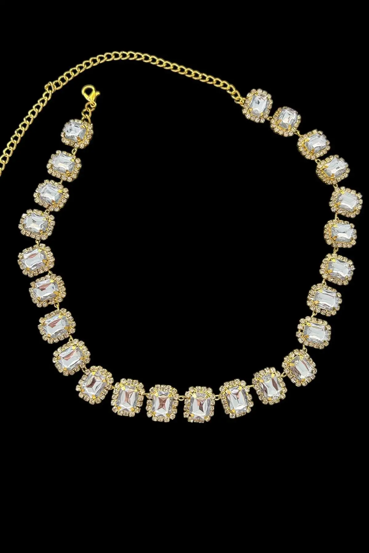 Altın Renk Taş Detaylı Tasarım Abiye Kolye