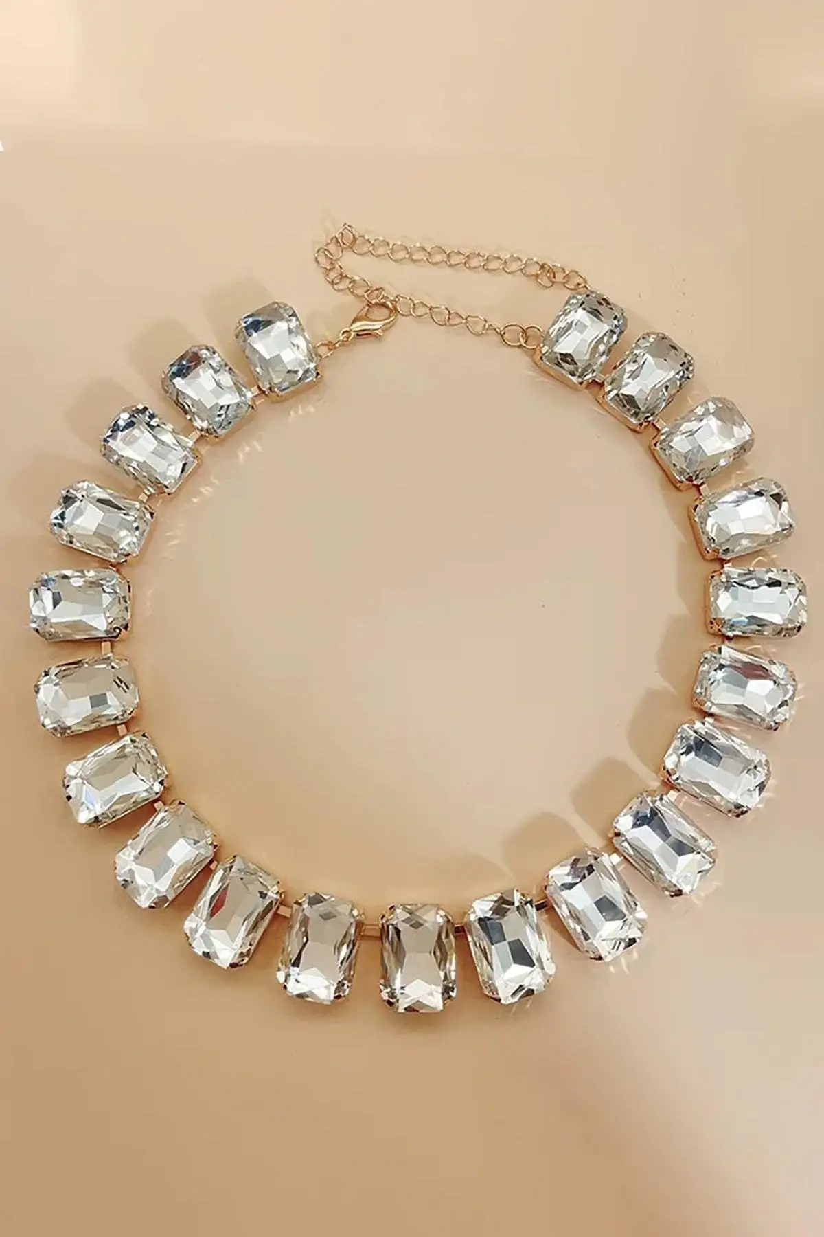 Altın Renk Taş Detaylı Tasarım Abiye Kolye