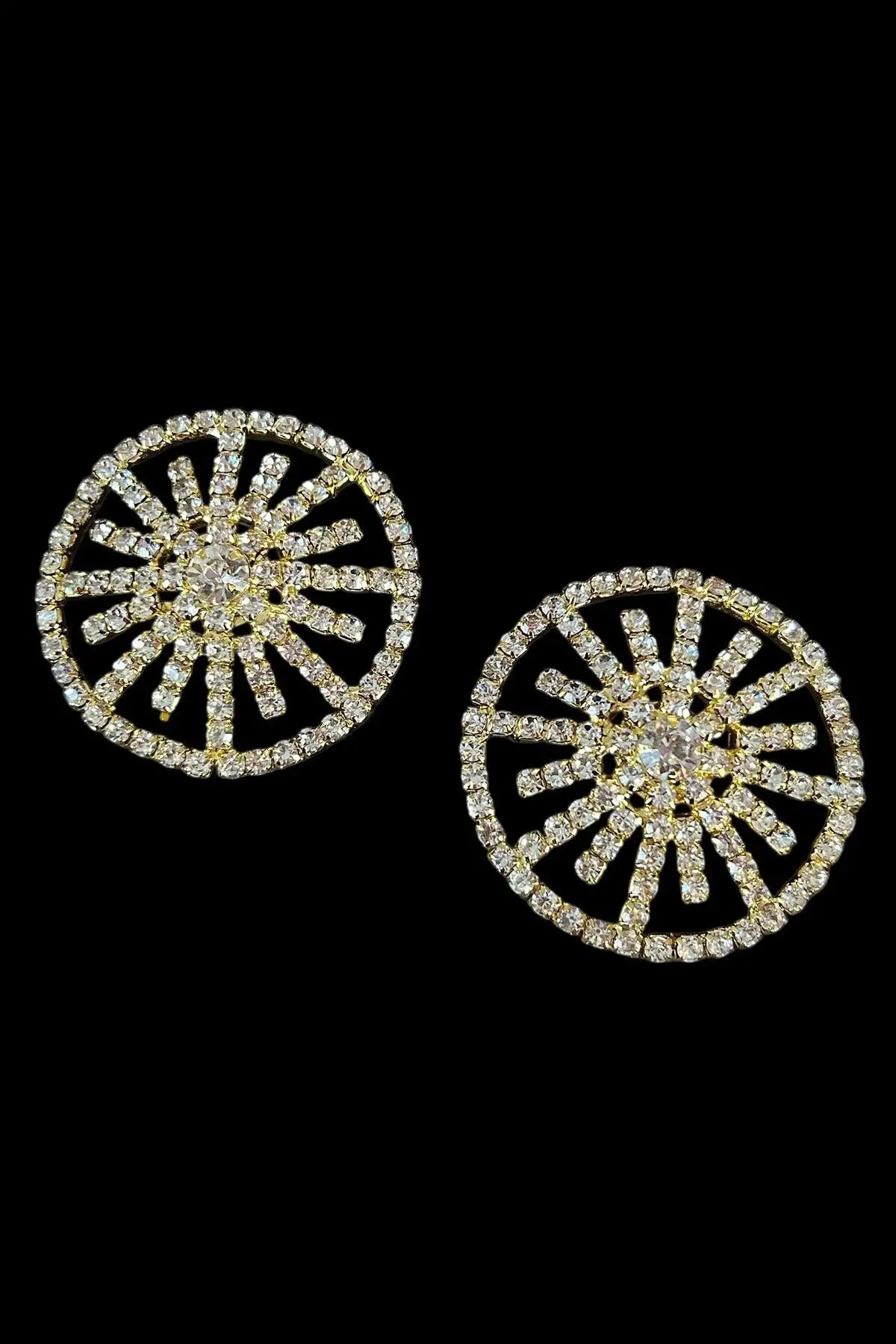 Altın Renk Taş Detaylı Tasarım Göğüs Ucu Aksesuar