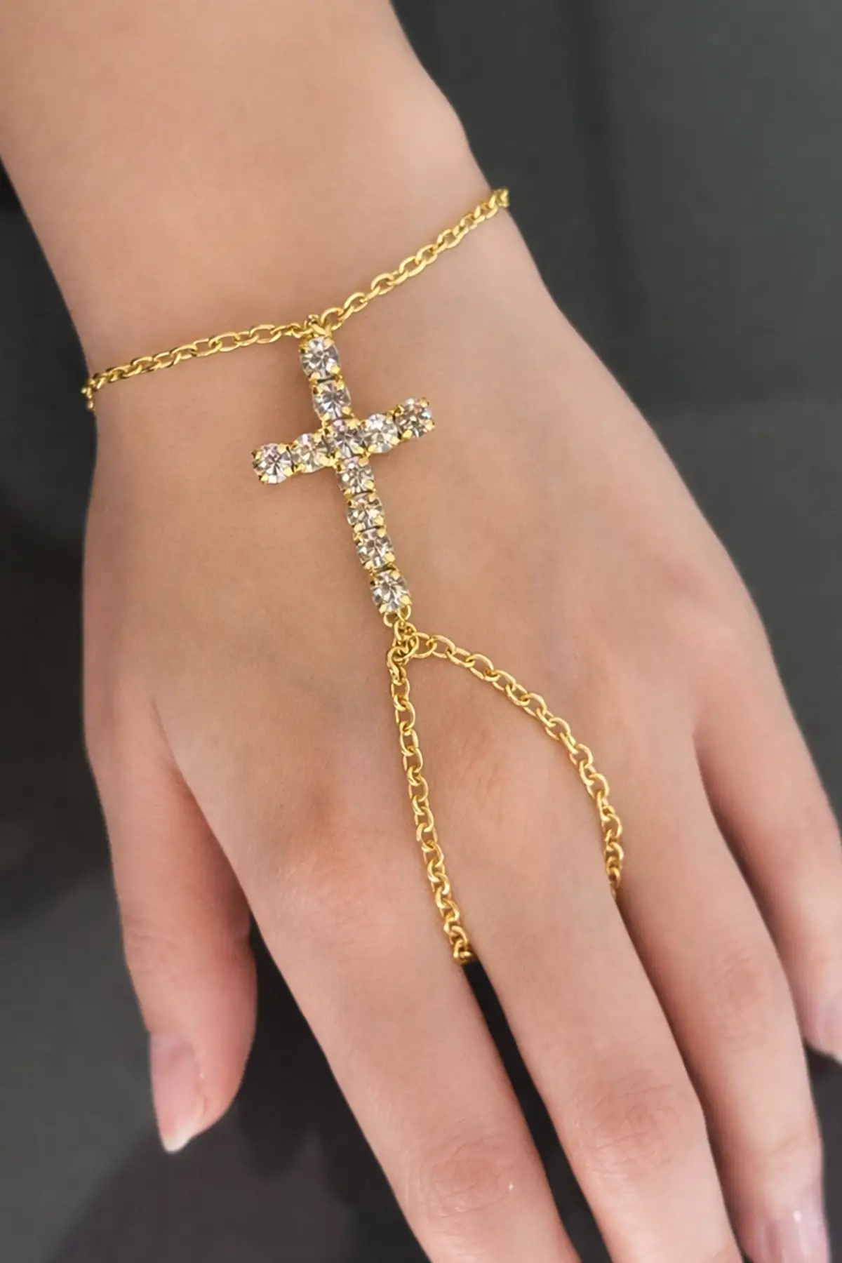 Altın Renk Taş Detaylı Tasarım Şahmeran