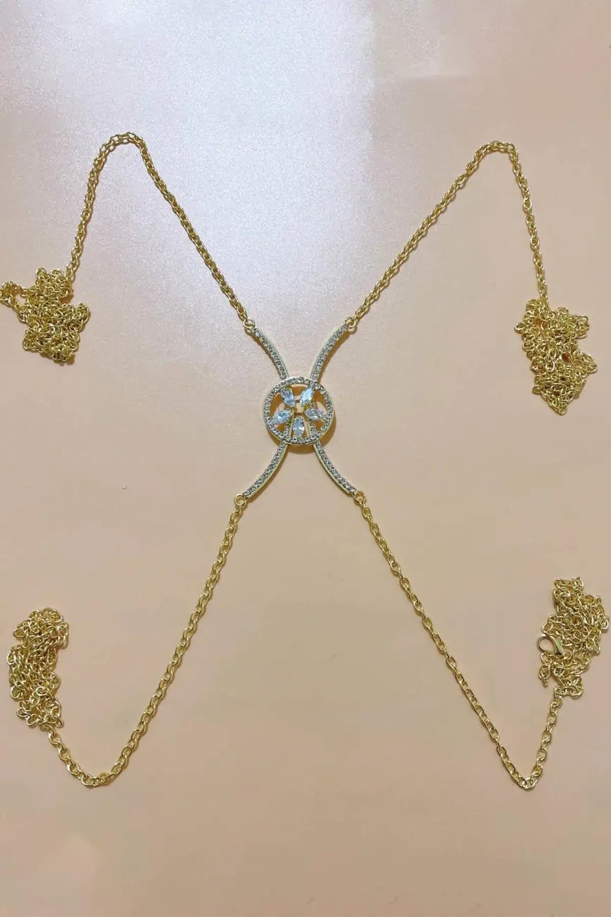 Altın Renk Taş Detaylı Tasarım Vücut Aksesuarı