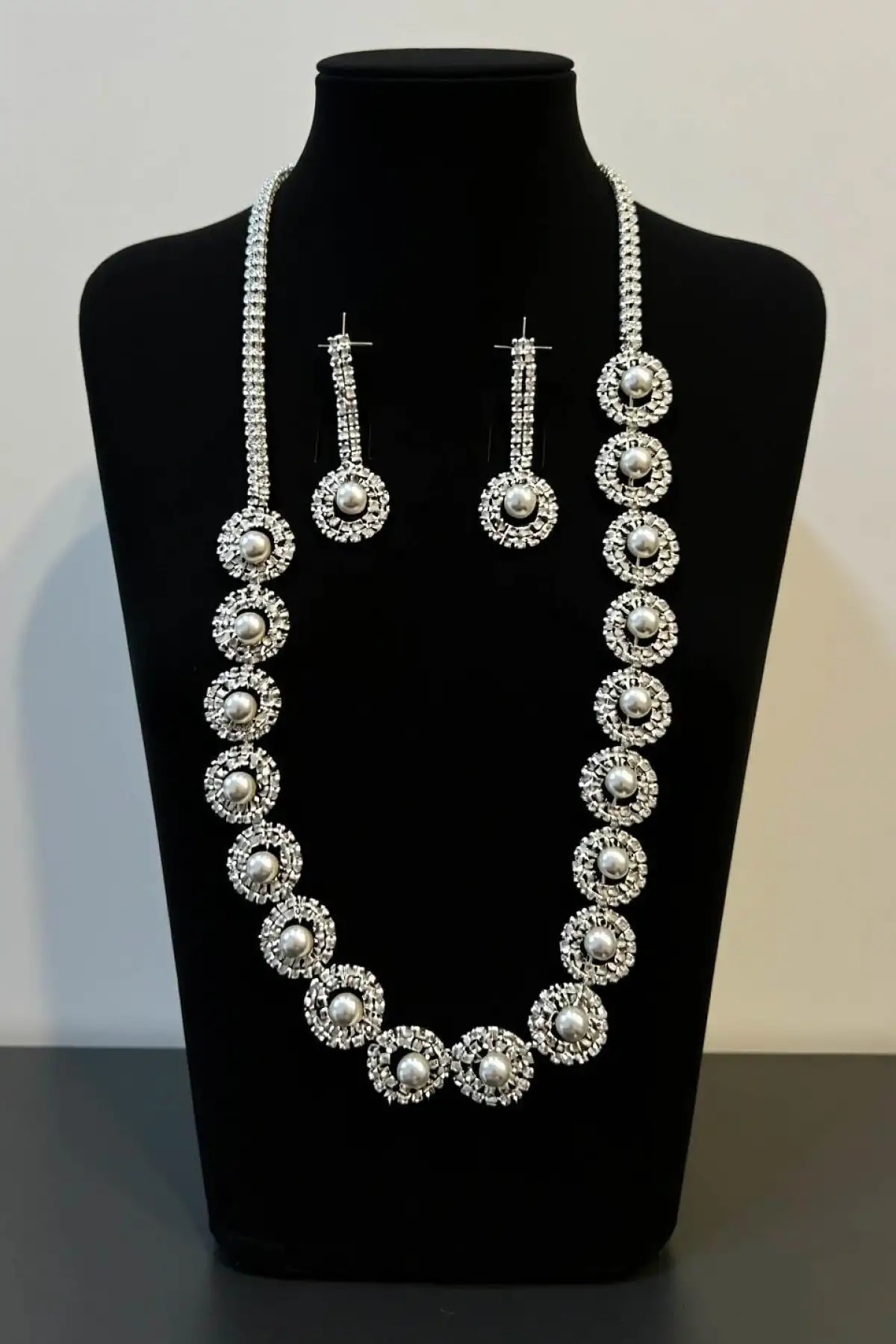 Altın Renk Taş Ve İnci Detaylı Abiye Set