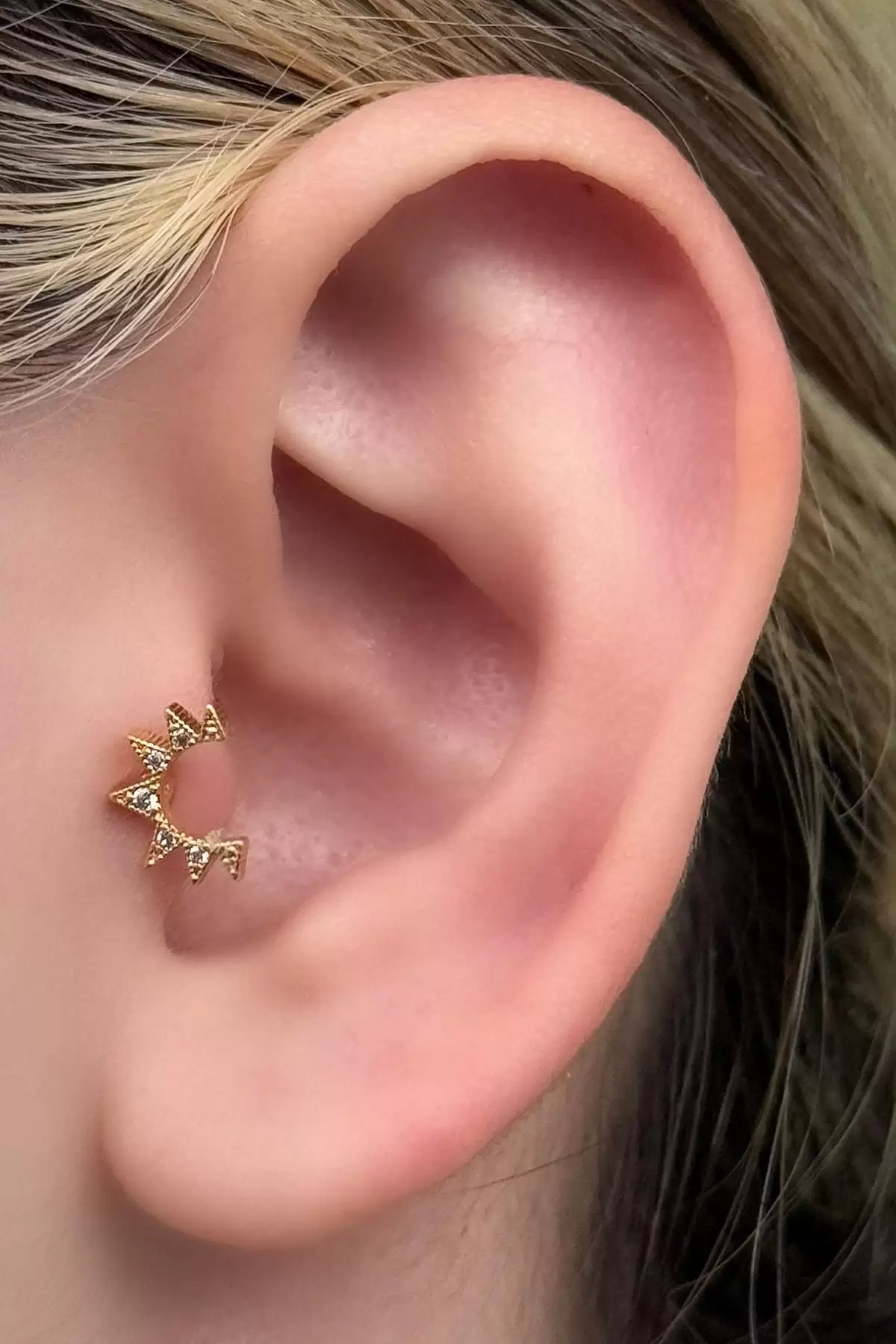 Altın Renk Taşlı Cerrahi Çelik Tragus/Kıkırdak Küpe/Piercing (Tek)