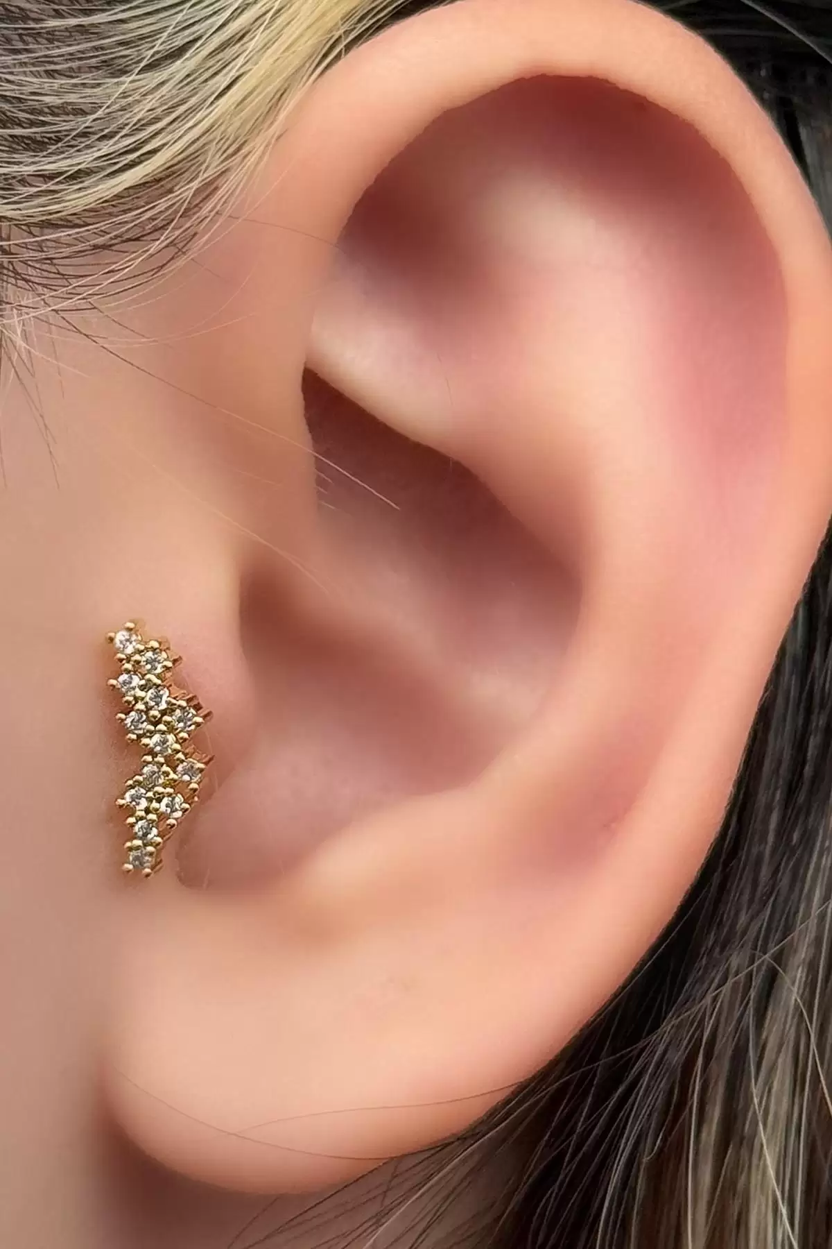 Altın Renk Taşlı Cerrahi Çelik Tragus/Kıkırdak Küpe/Piercing (Tek)