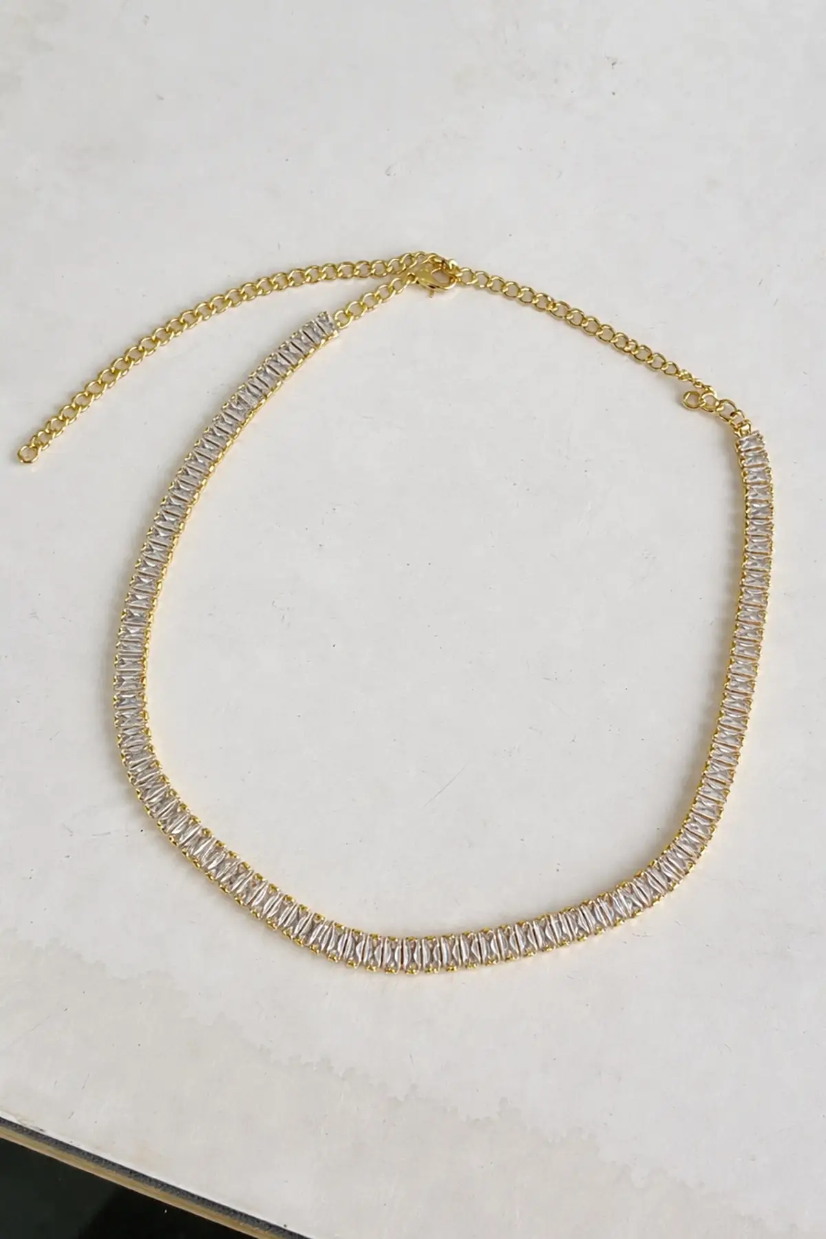 Altın Renk Taşlı Su Yolu Kolye