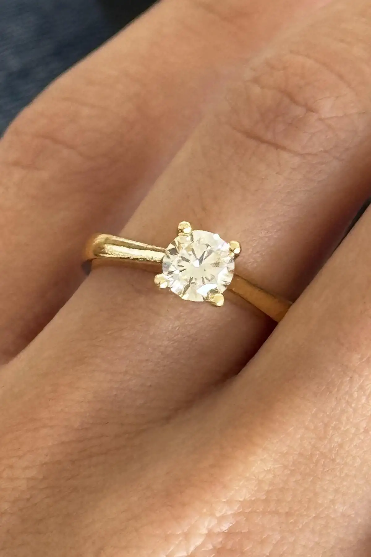 Altın Renk Tek Taş Detaylı Ayarlanabilir Yüzük