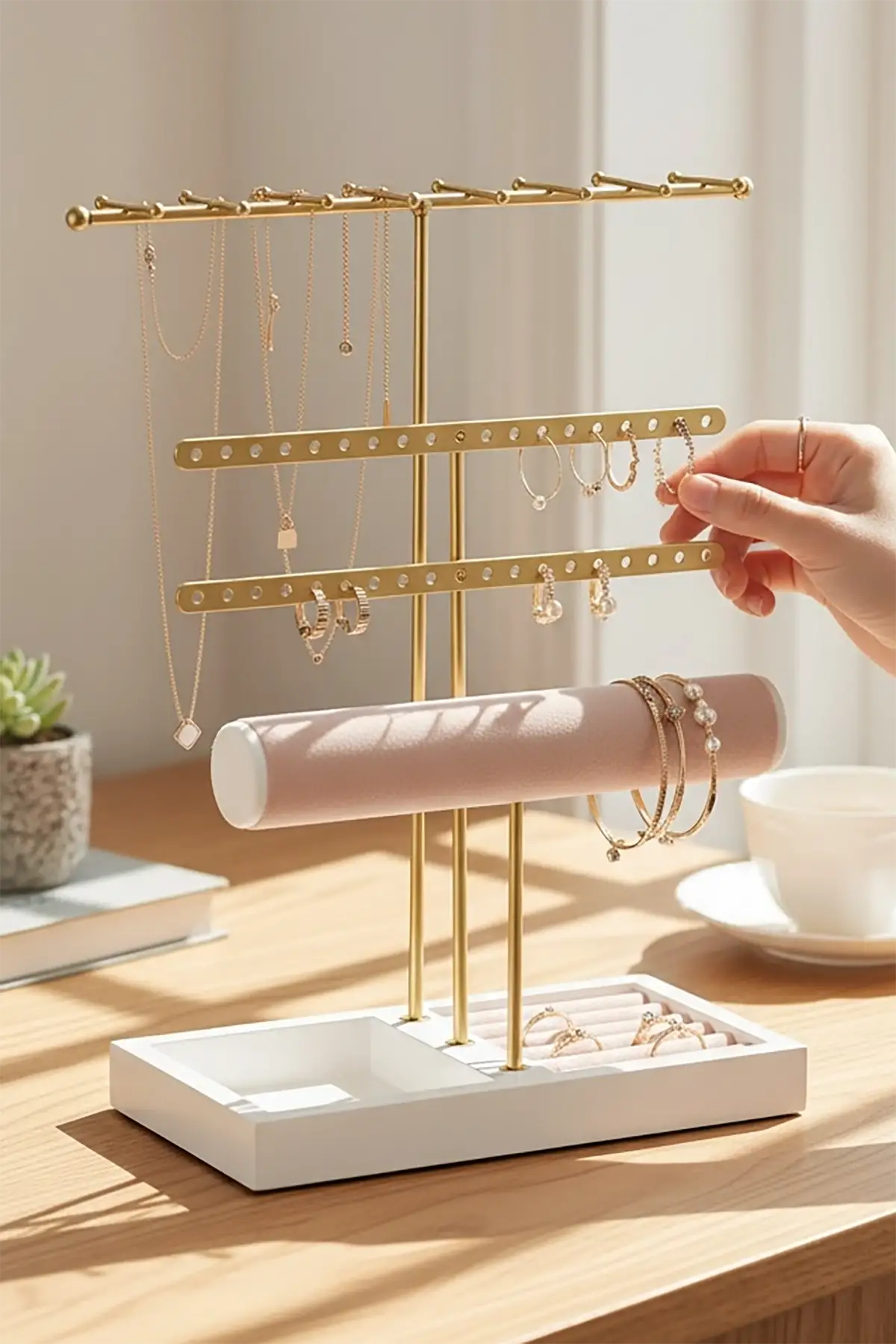 Altın Renk Üç Katlı Saat/Bileklik Takı Standı